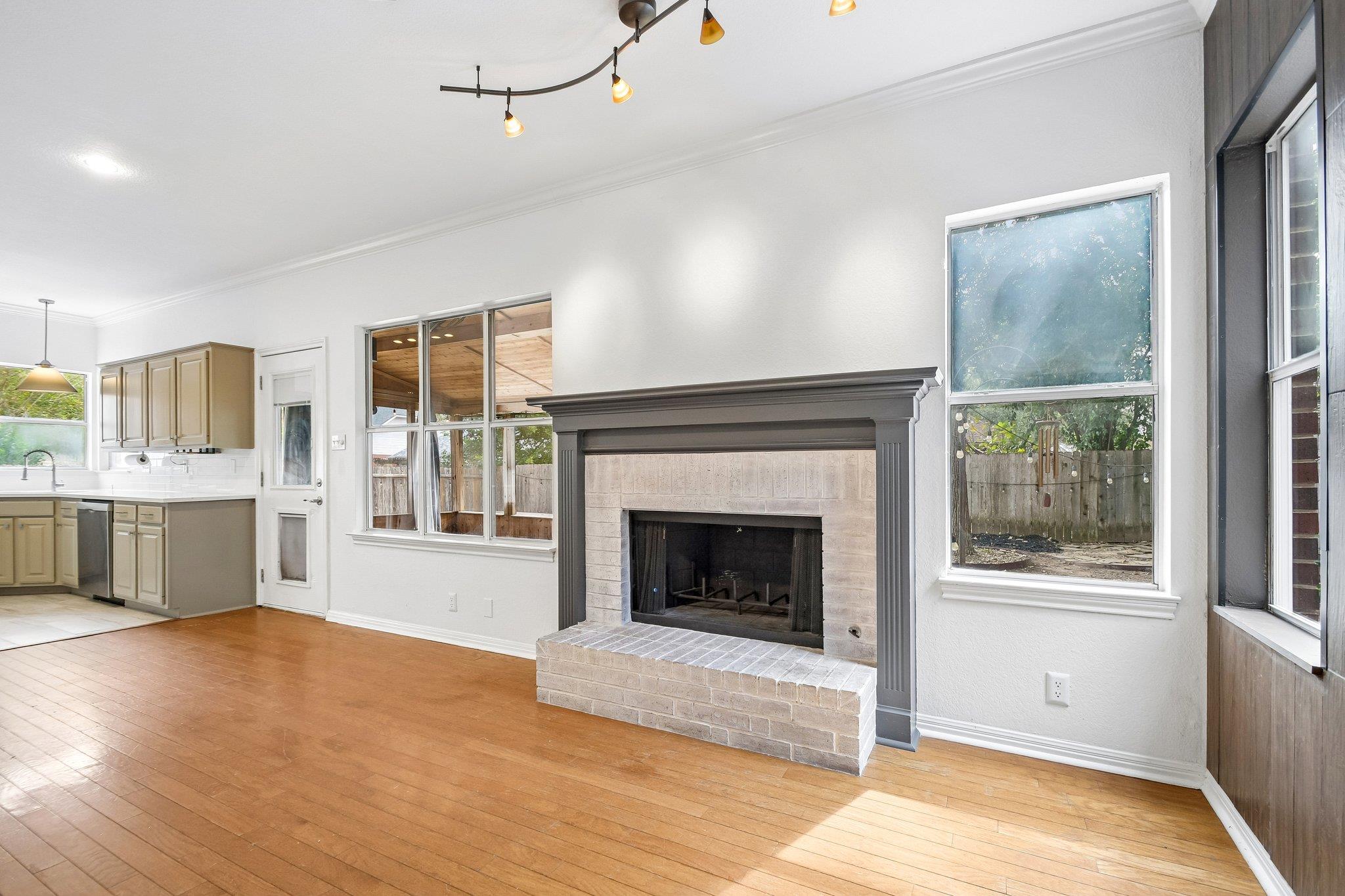 6207 John Chisum LN