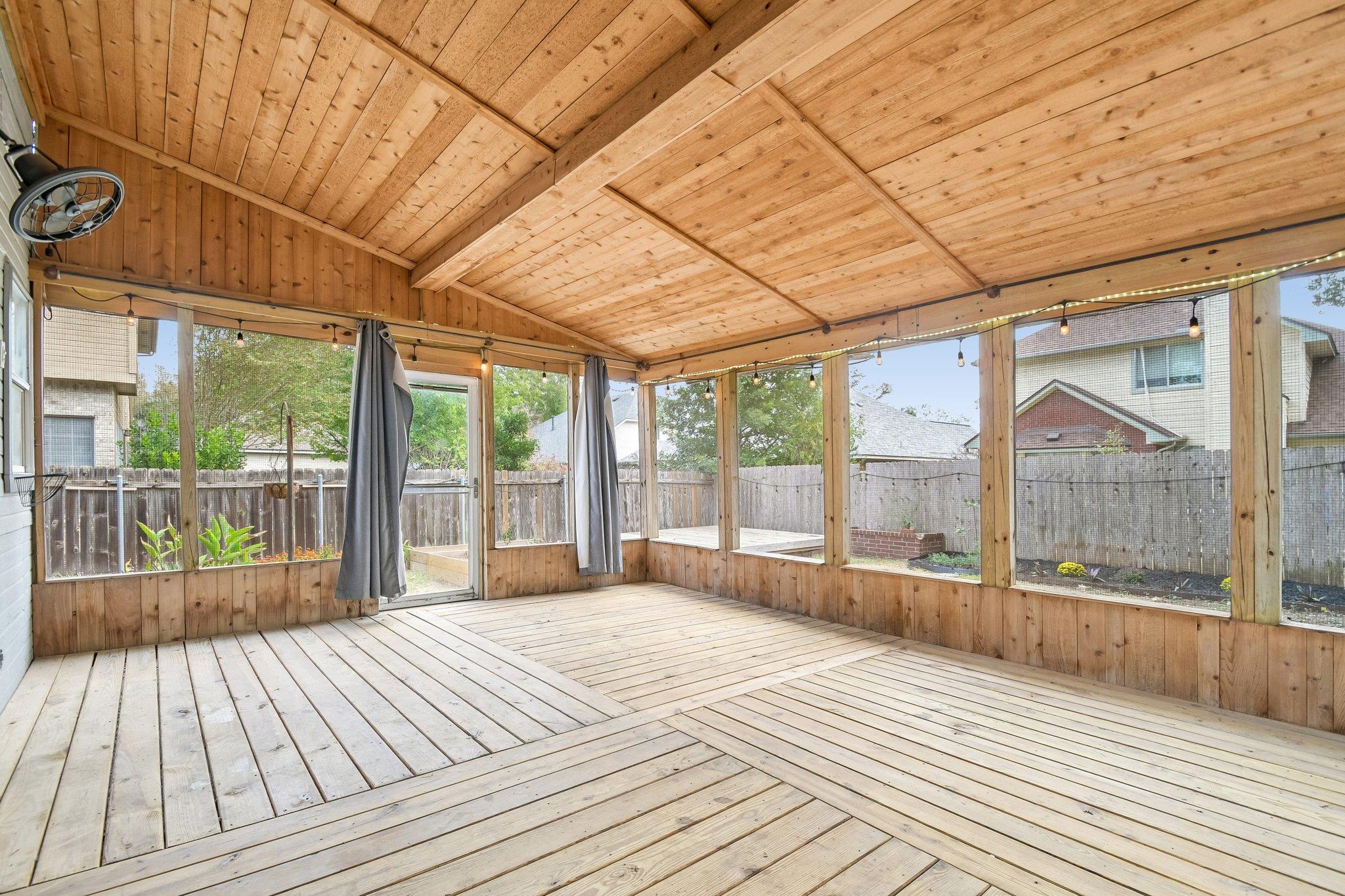 6207 John Chisum LN