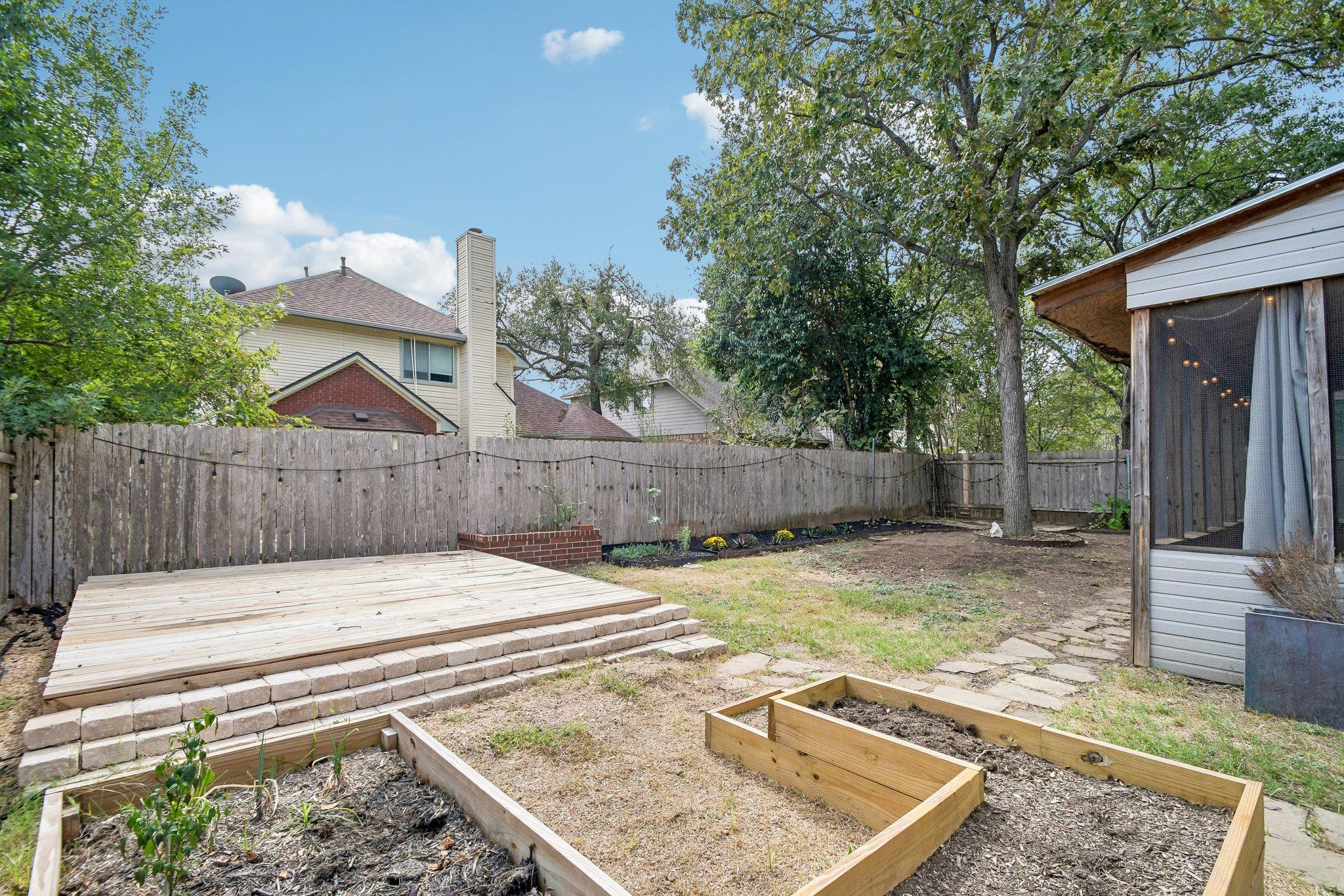 6207 John Chisum LN