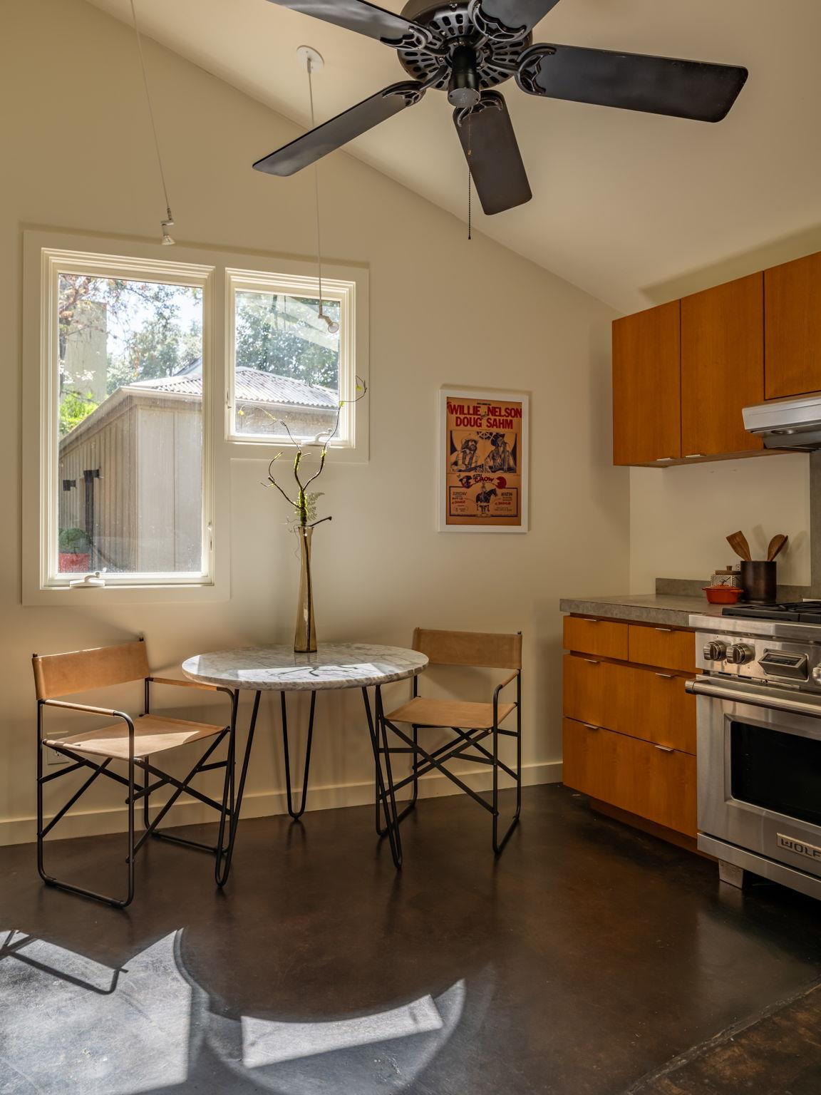 1001 Daniel DR