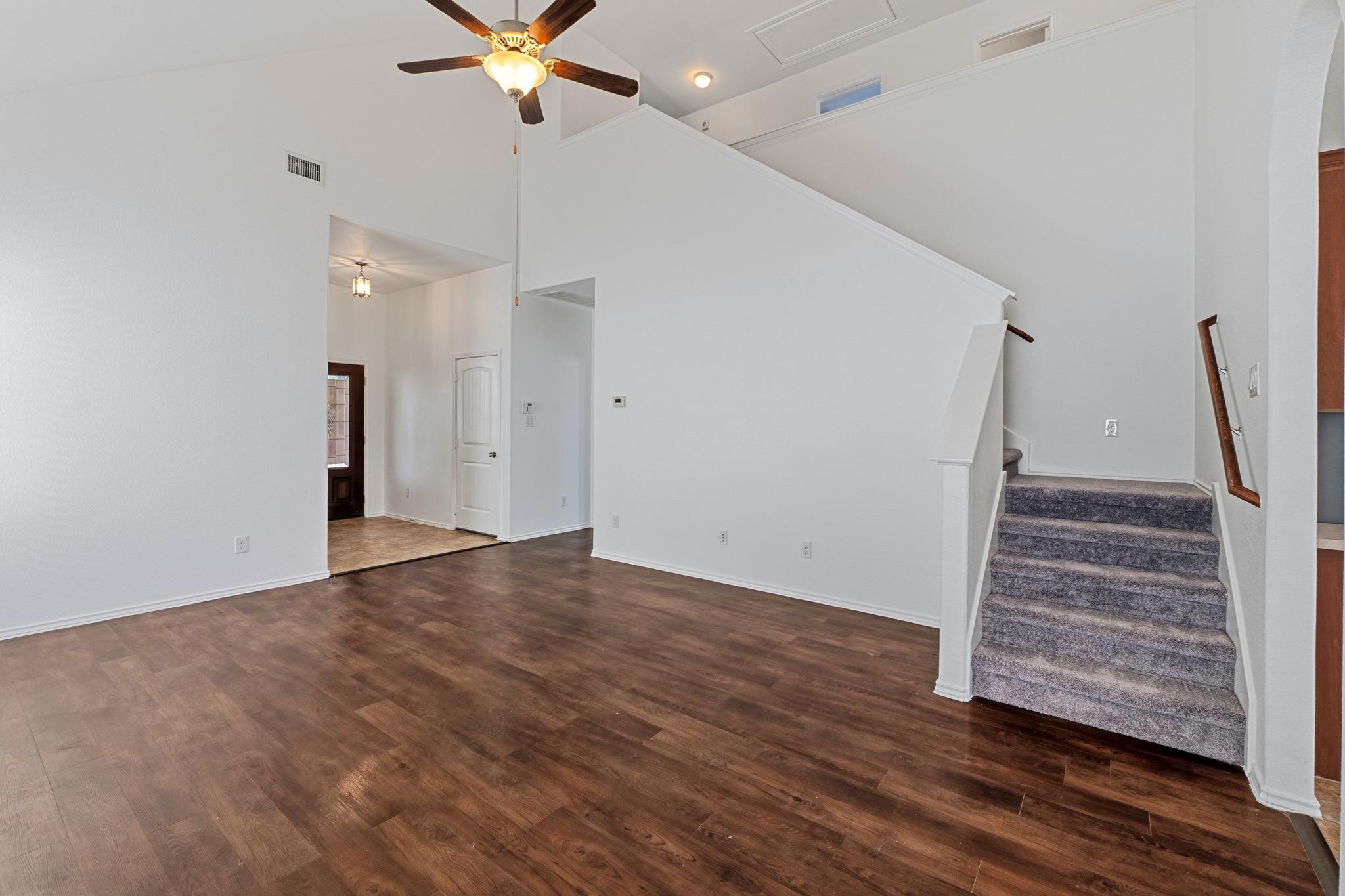 172 Housefinch LOOP