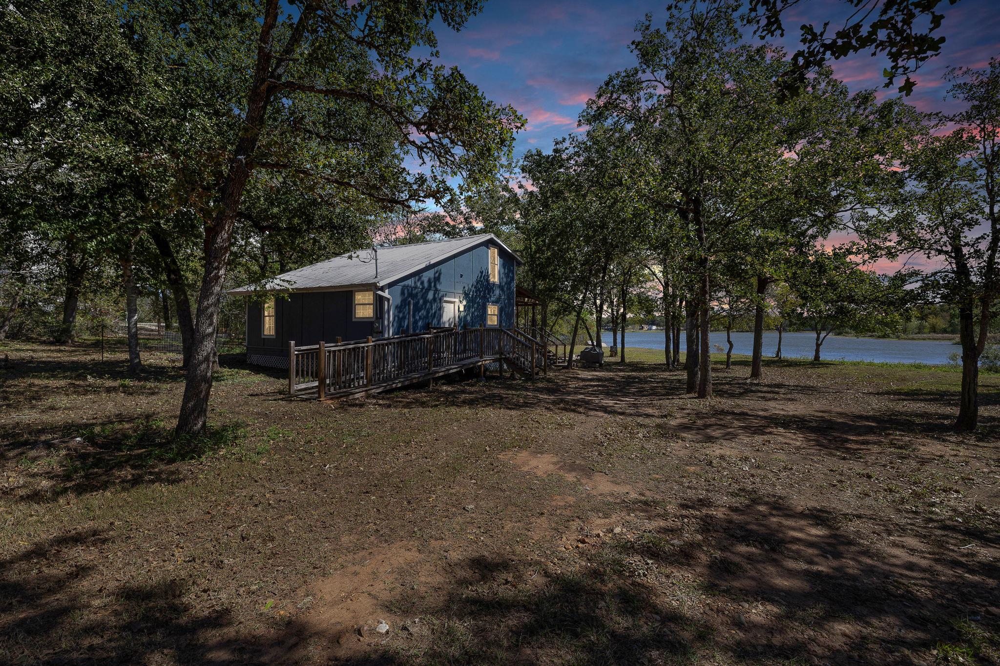 131 Moccasin Bend DR