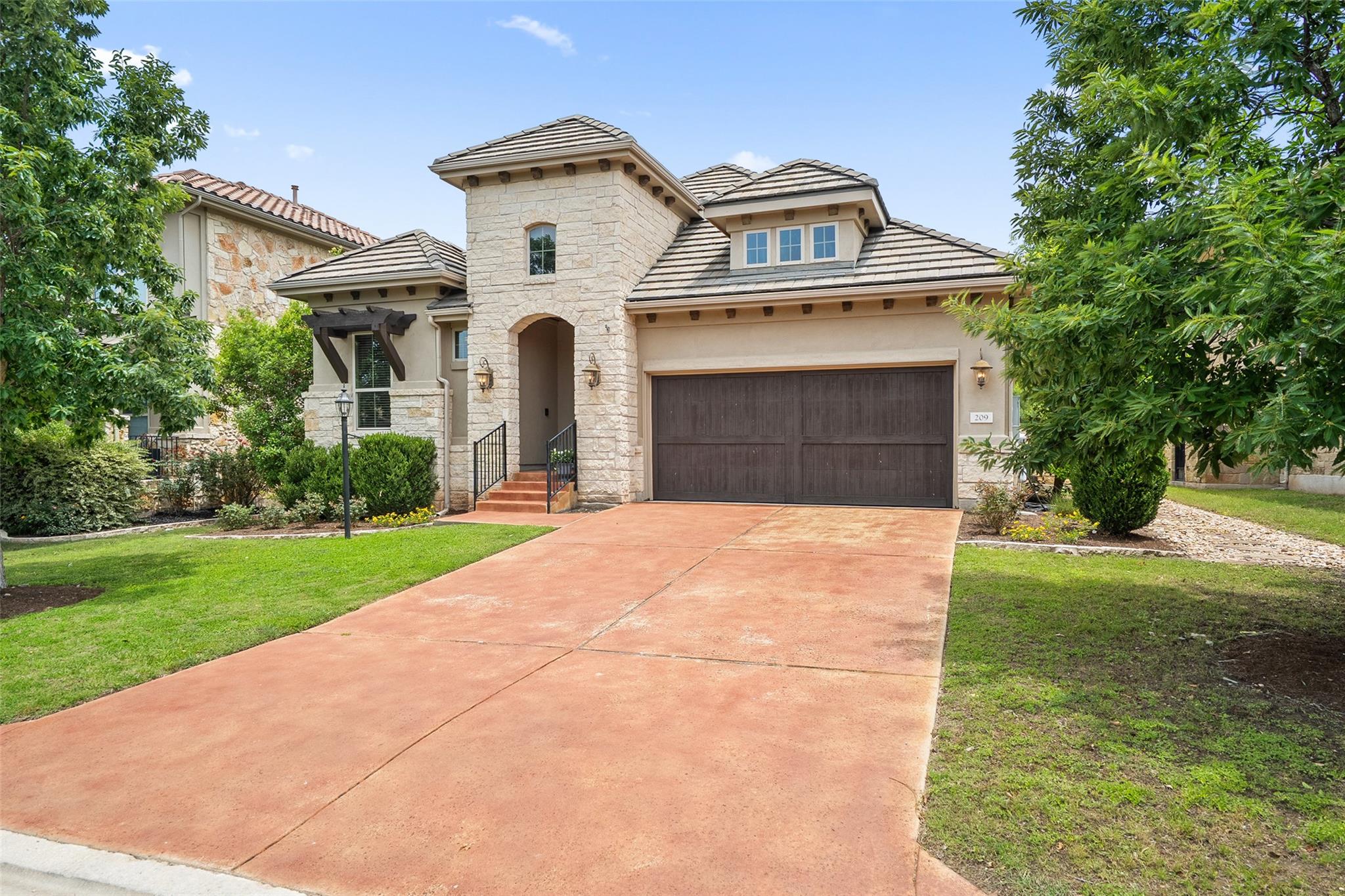 209 Maxwell WAY