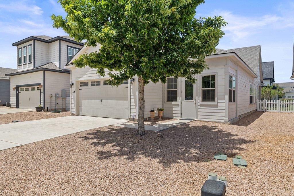 1174 Grant Wood Ave