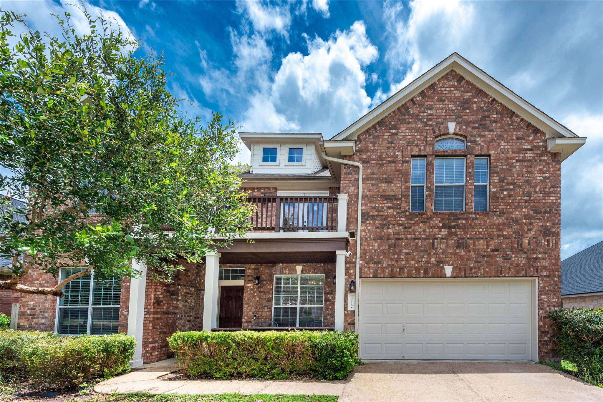 1112 Rowley DR