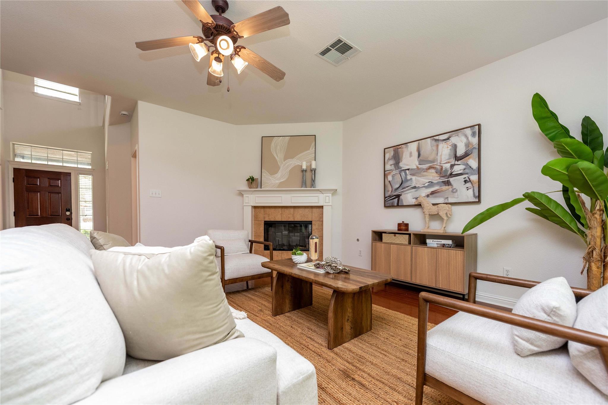 1112 Rowley DR