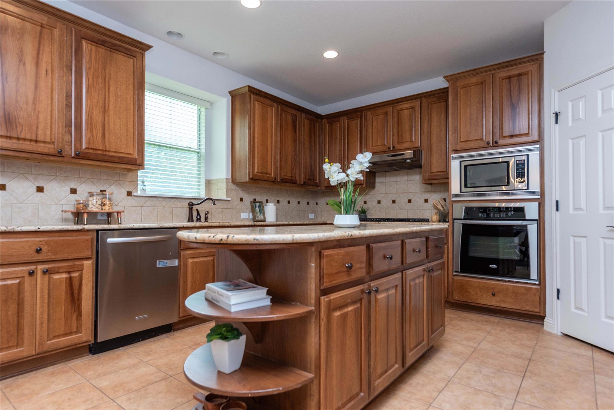 1112 Rowley DR