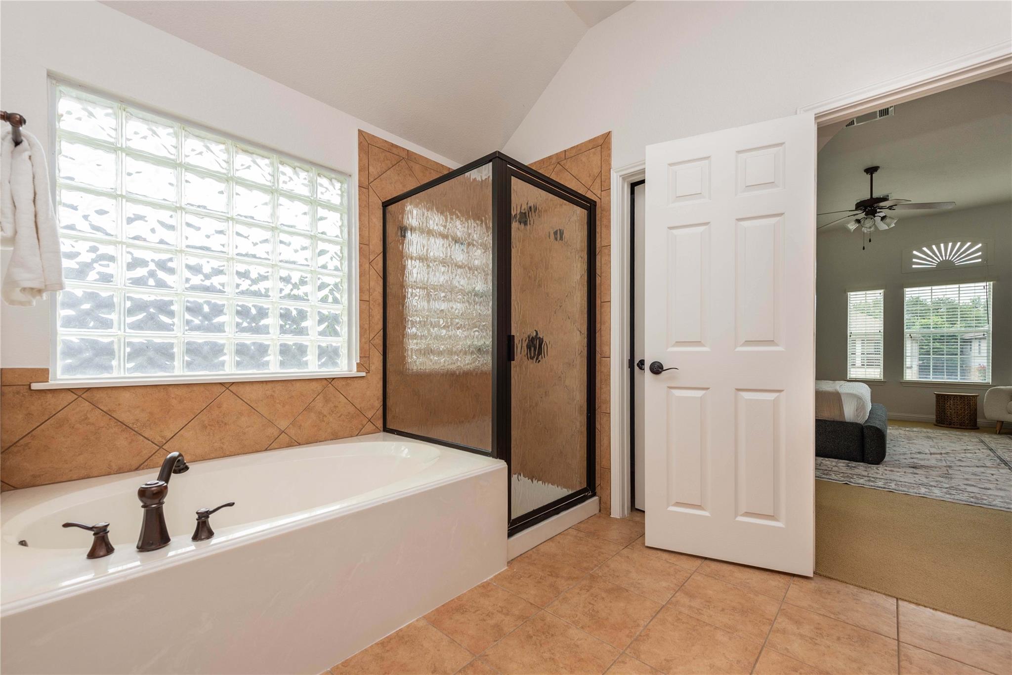 1112 Rowley DR