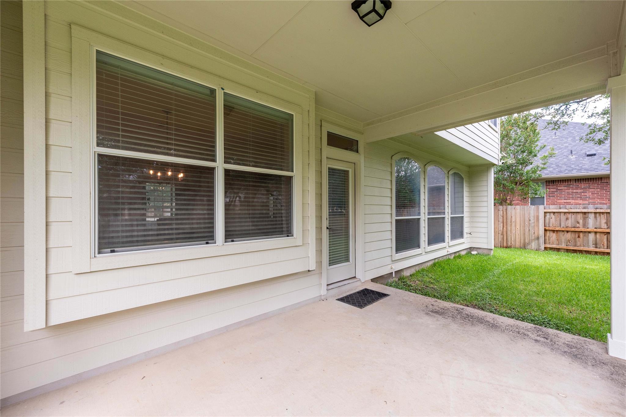 1112 Rowley DR