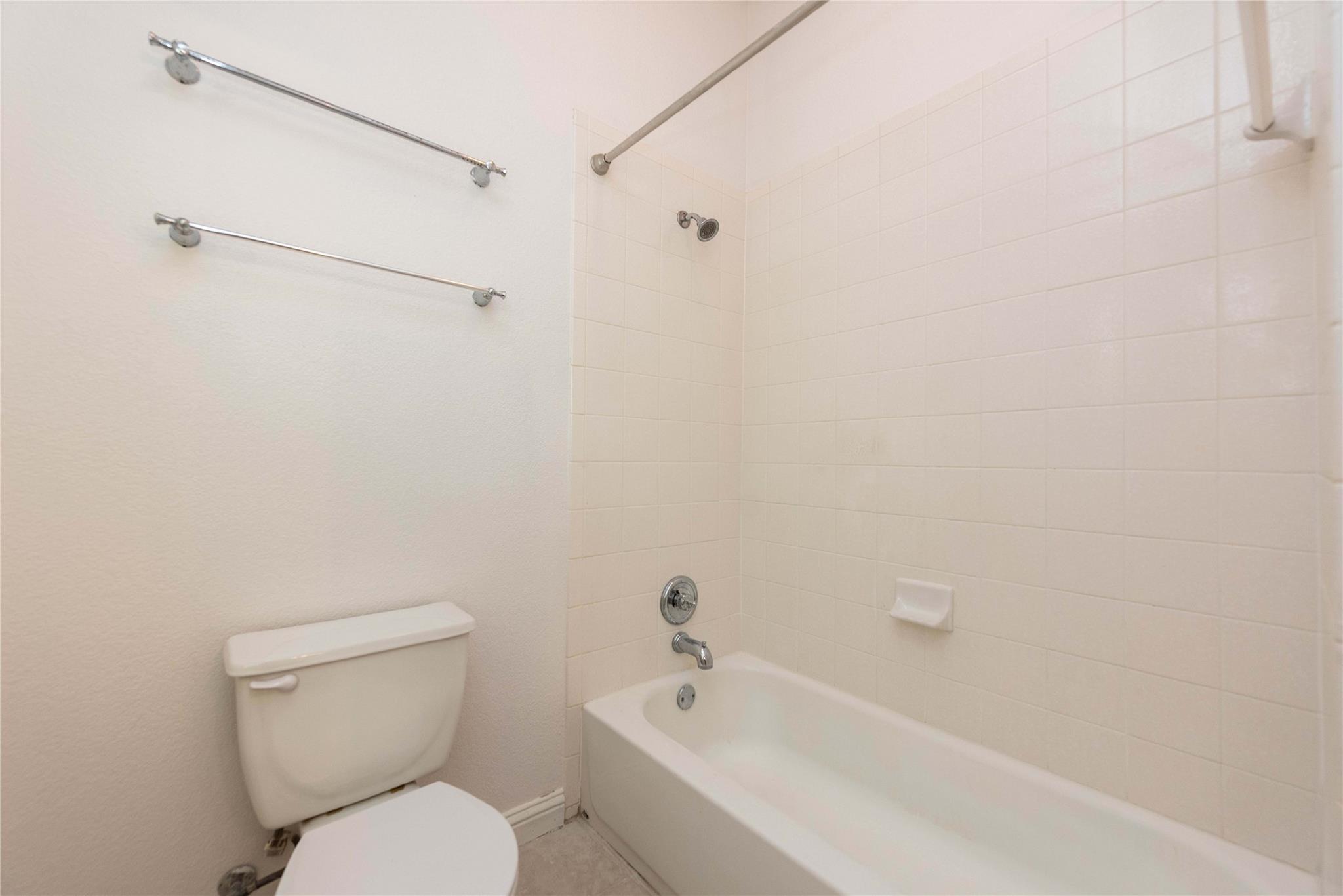 1112 Rowley DR