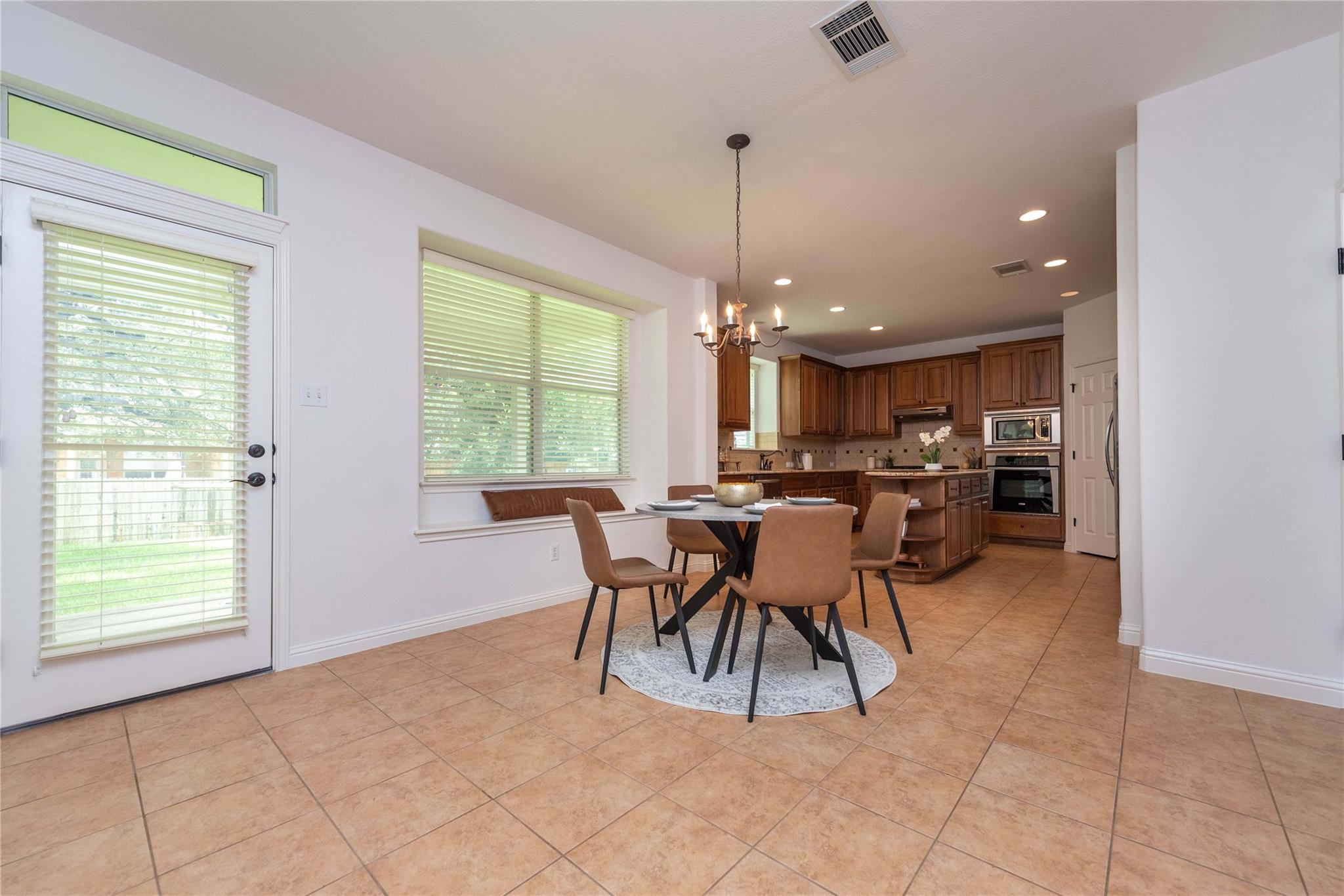 1112 Rowley DR