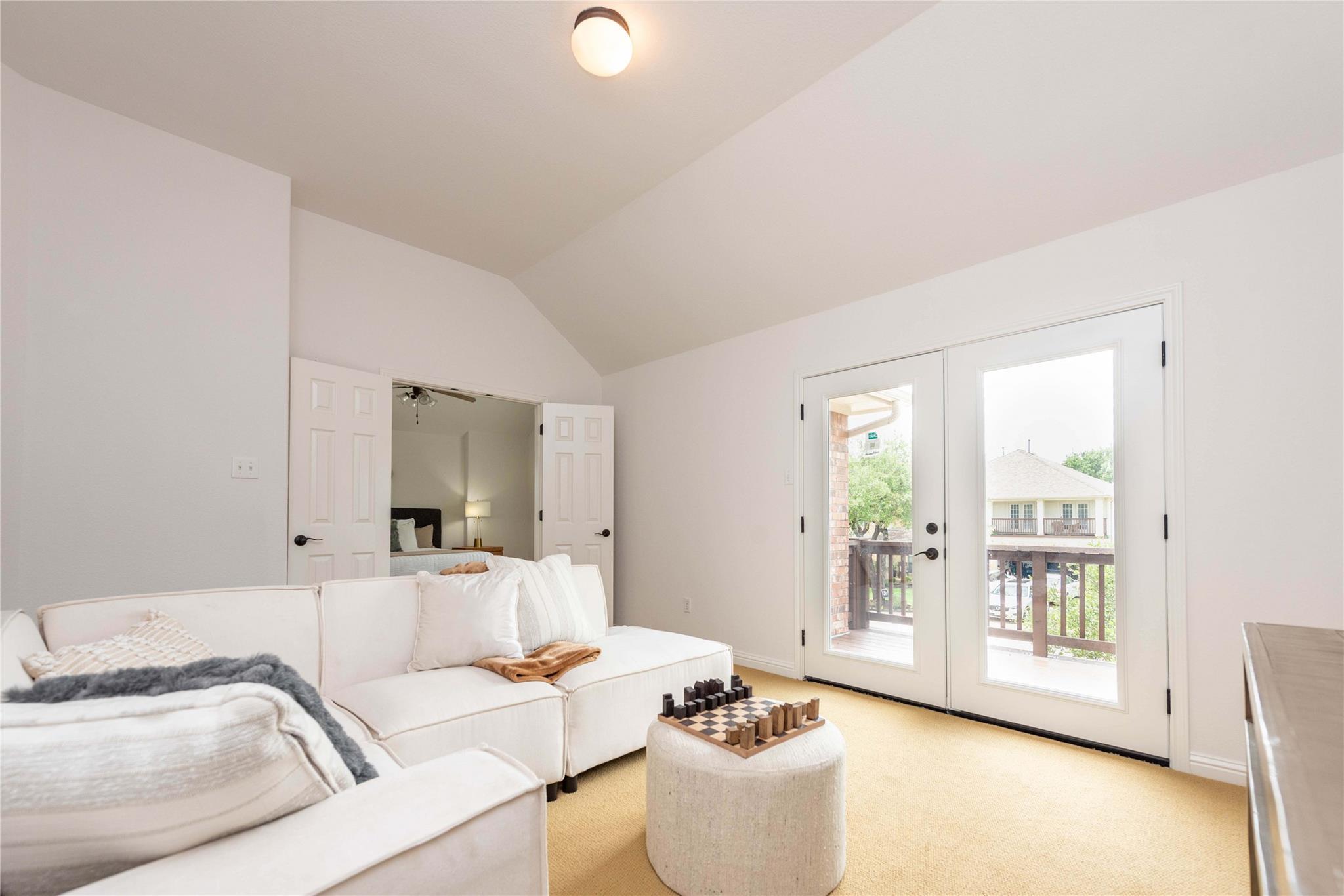 1112 Rowley DR