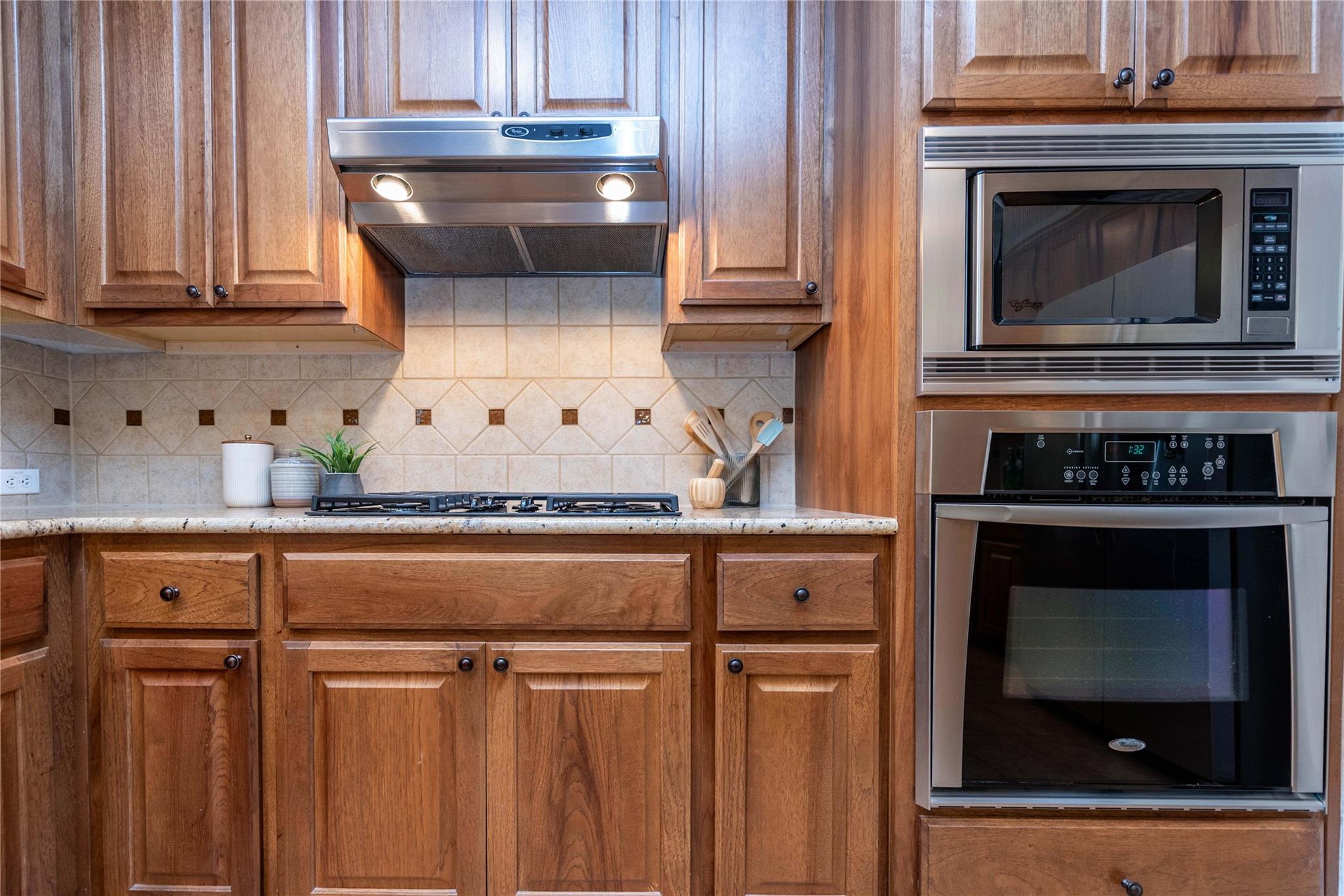 1112 Rowley DR