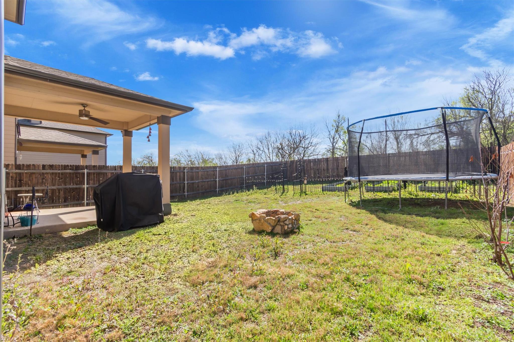 421 Conchillos DR