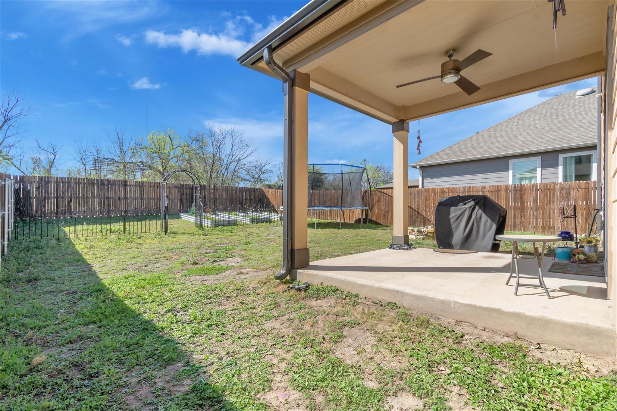 421 Conchillos DR