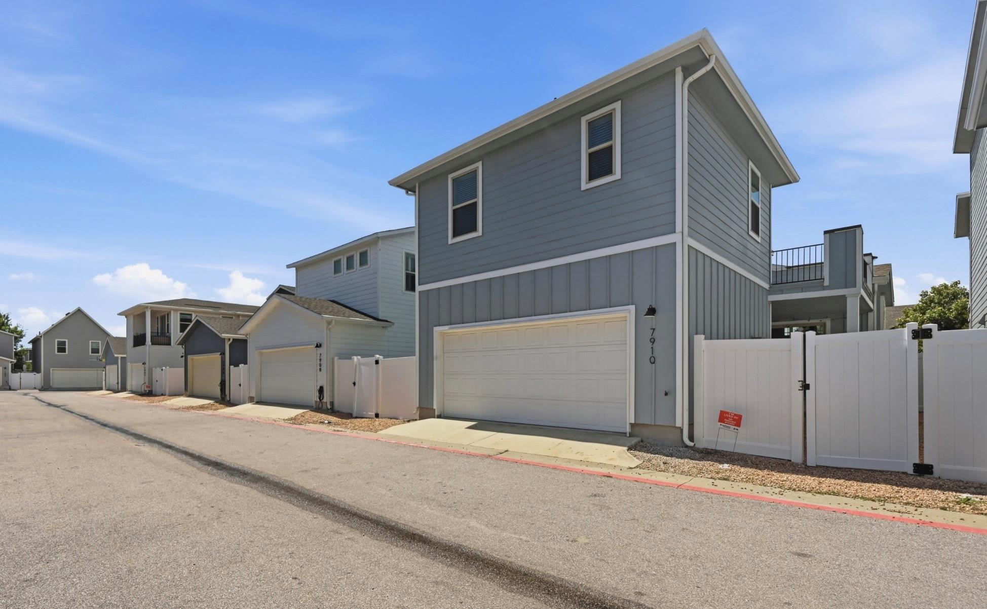 7910 Lennon DR