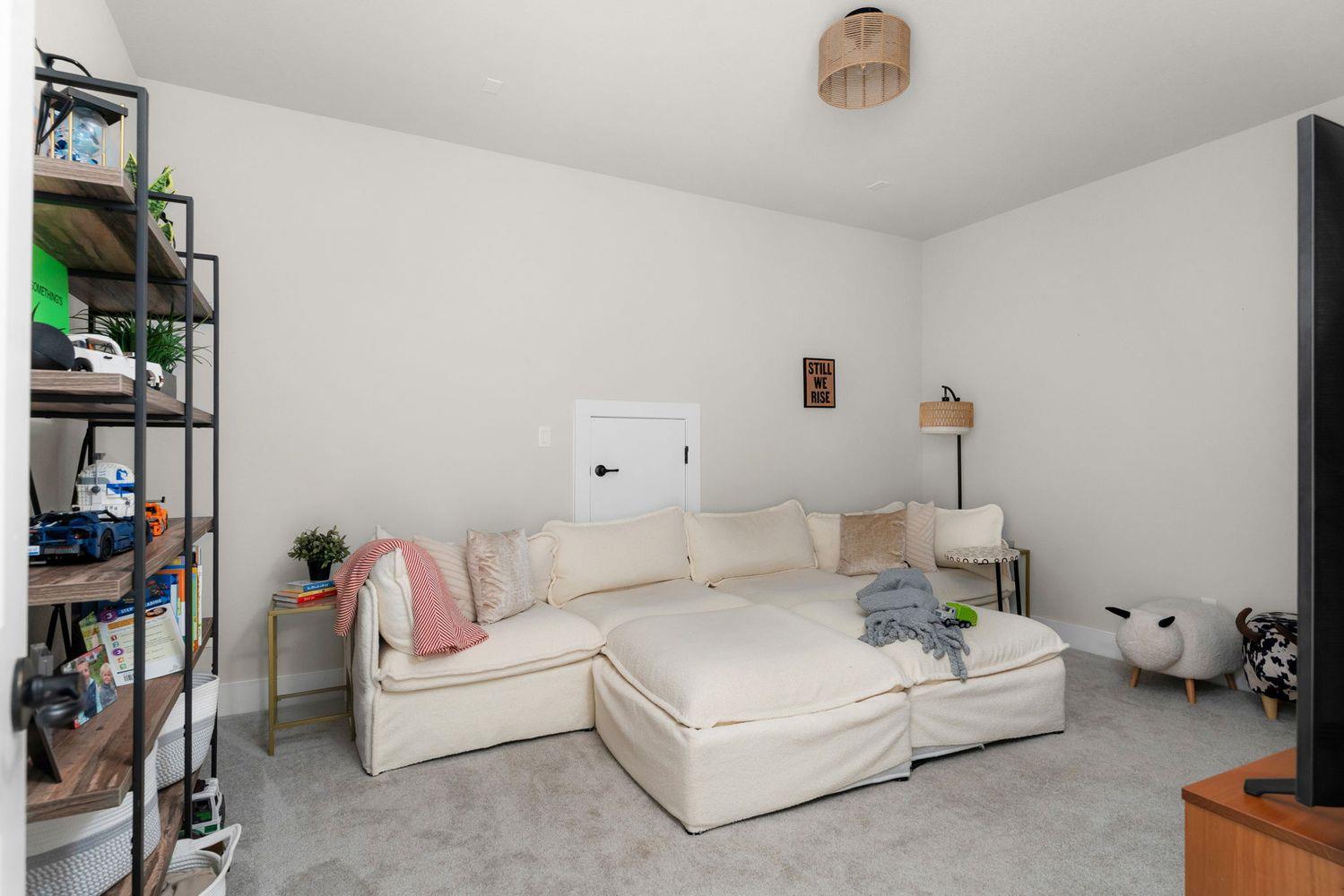 137 Crescent Moon CT
