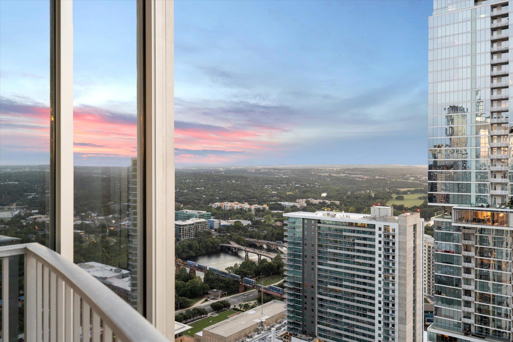 360 Nueces ST # 3910