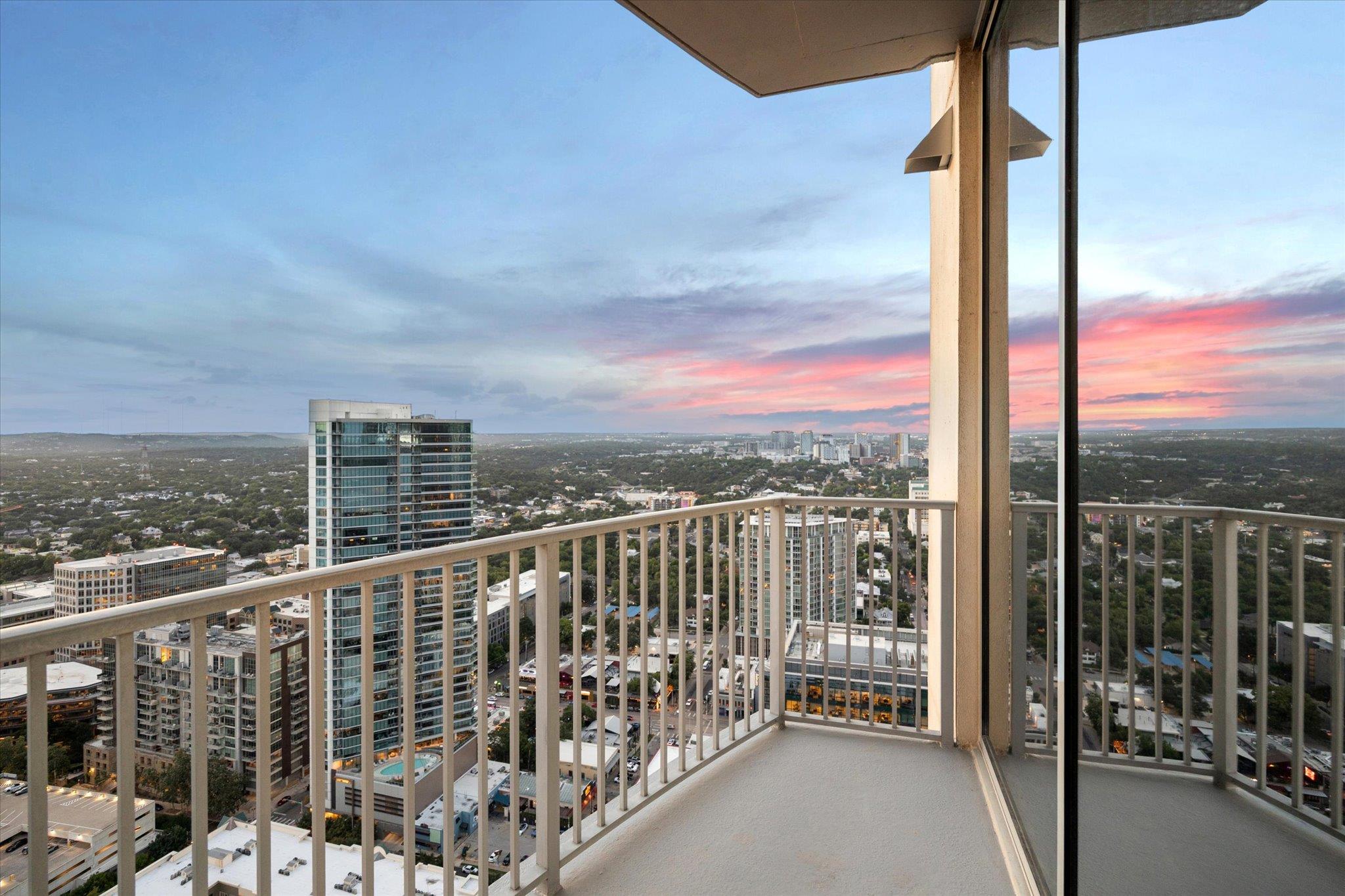 360 Nueces ST # 3910