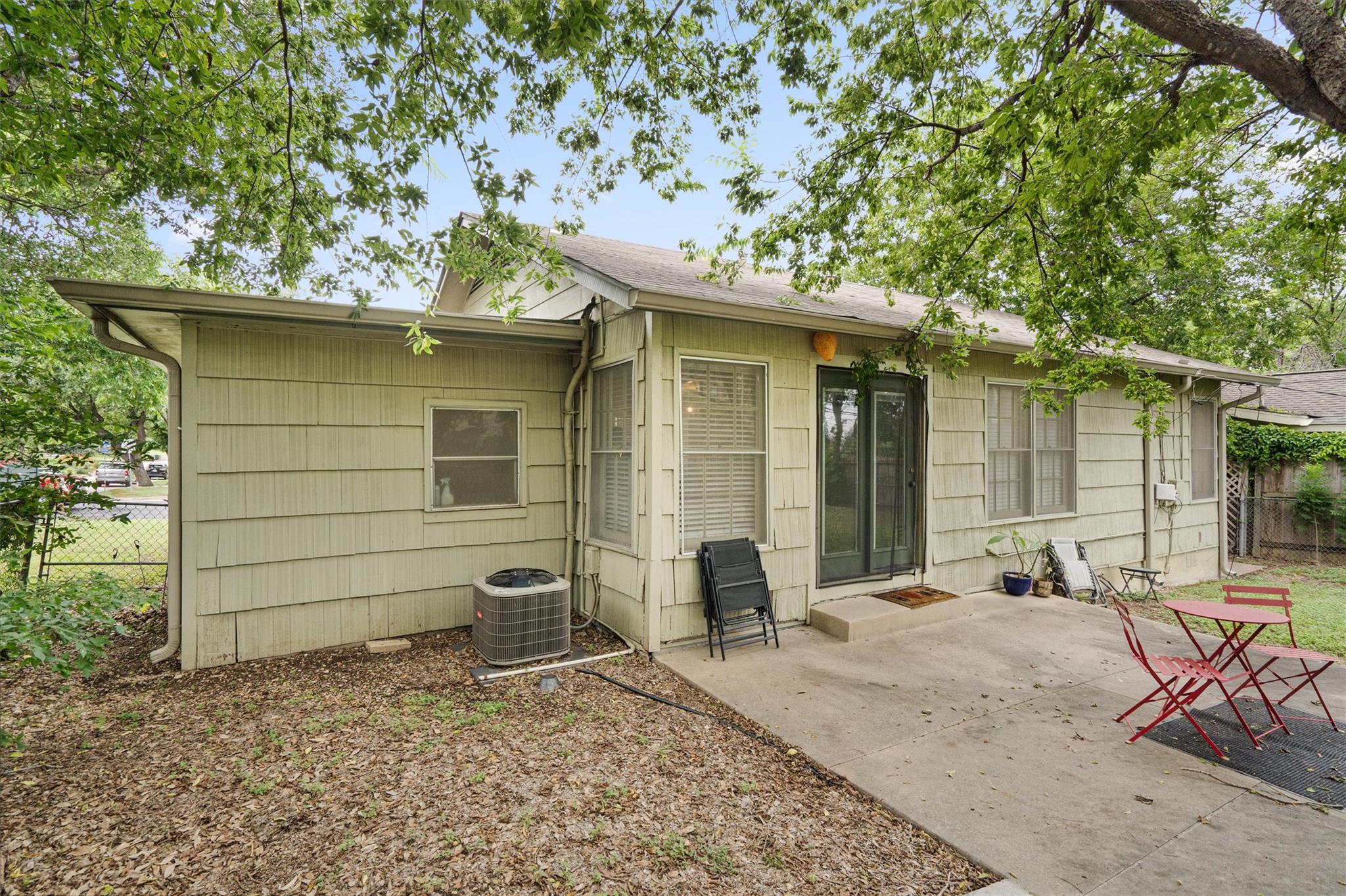 2633 W 45th ST