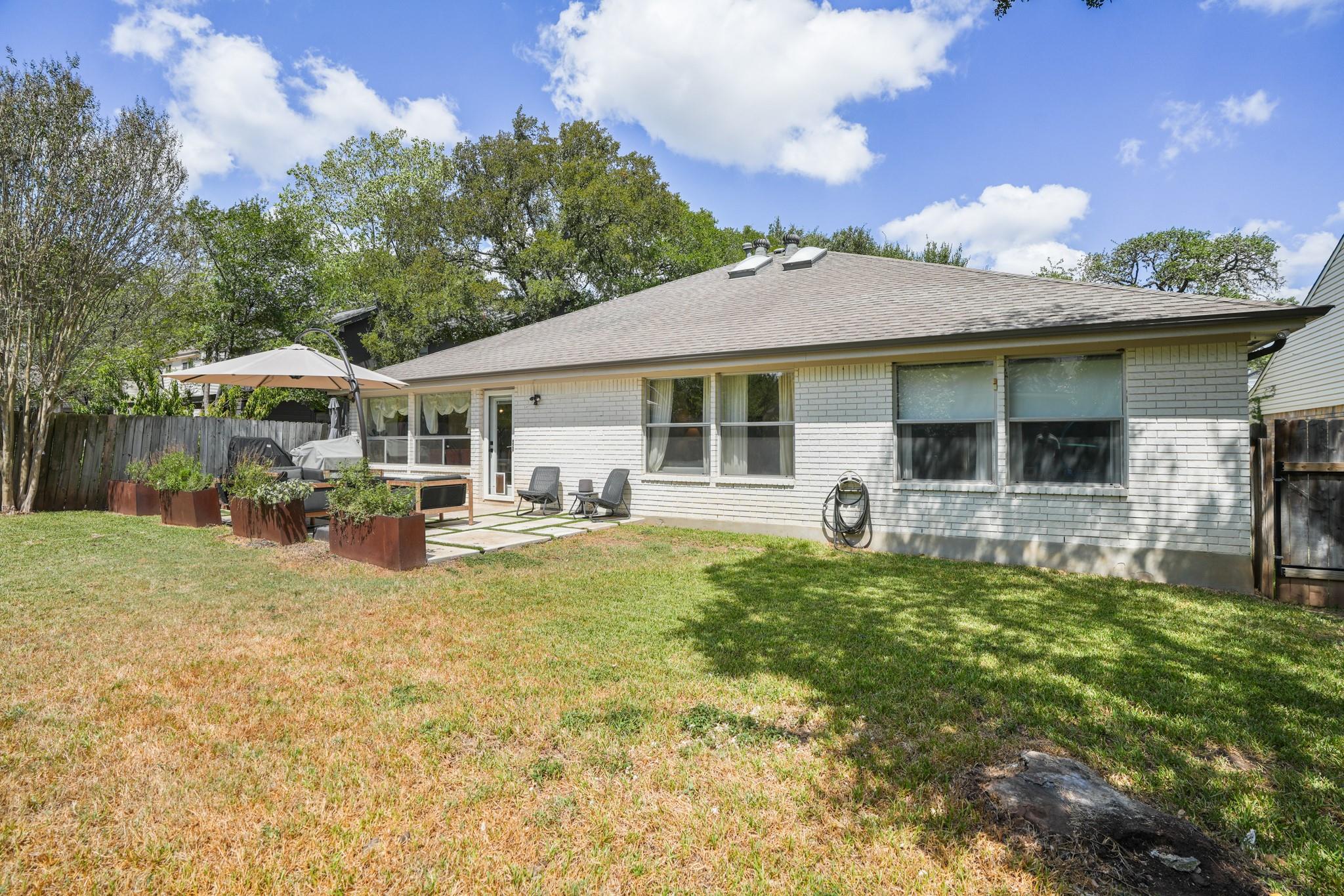 3105 Festus DR