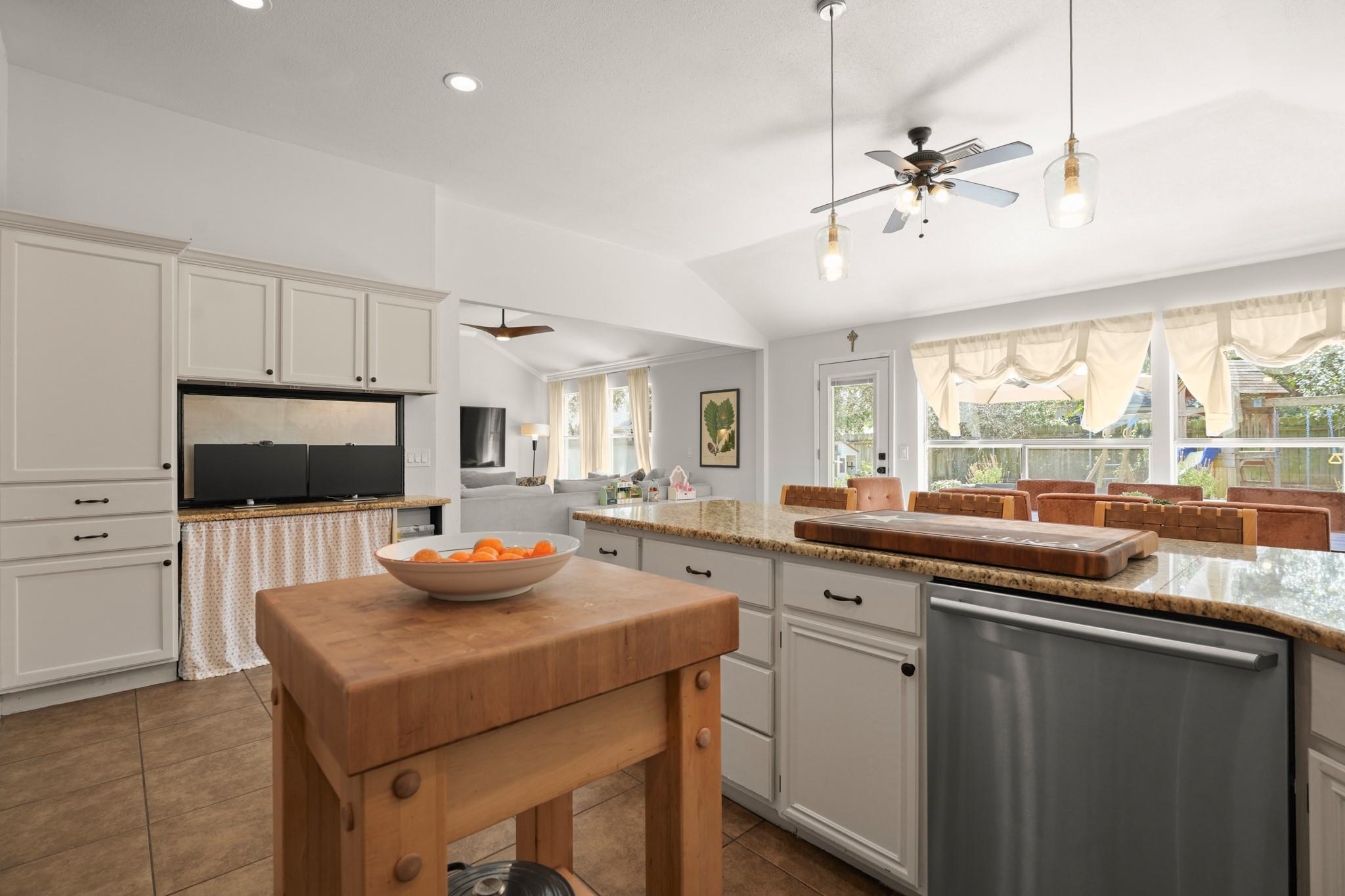 3105 Festus DR