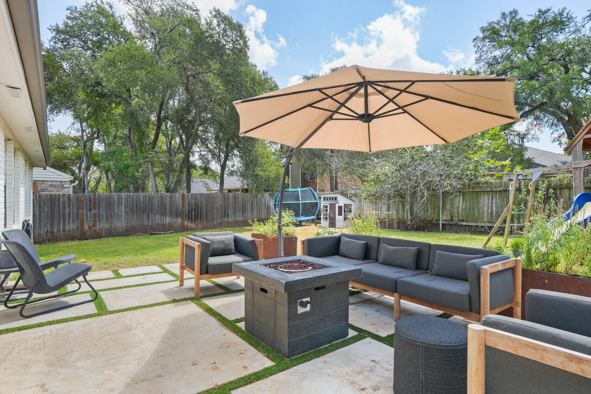 3105 Festus DR