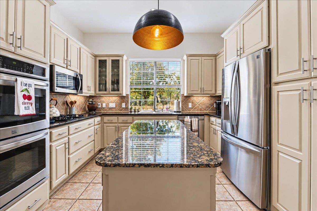 3817 Gaines CT