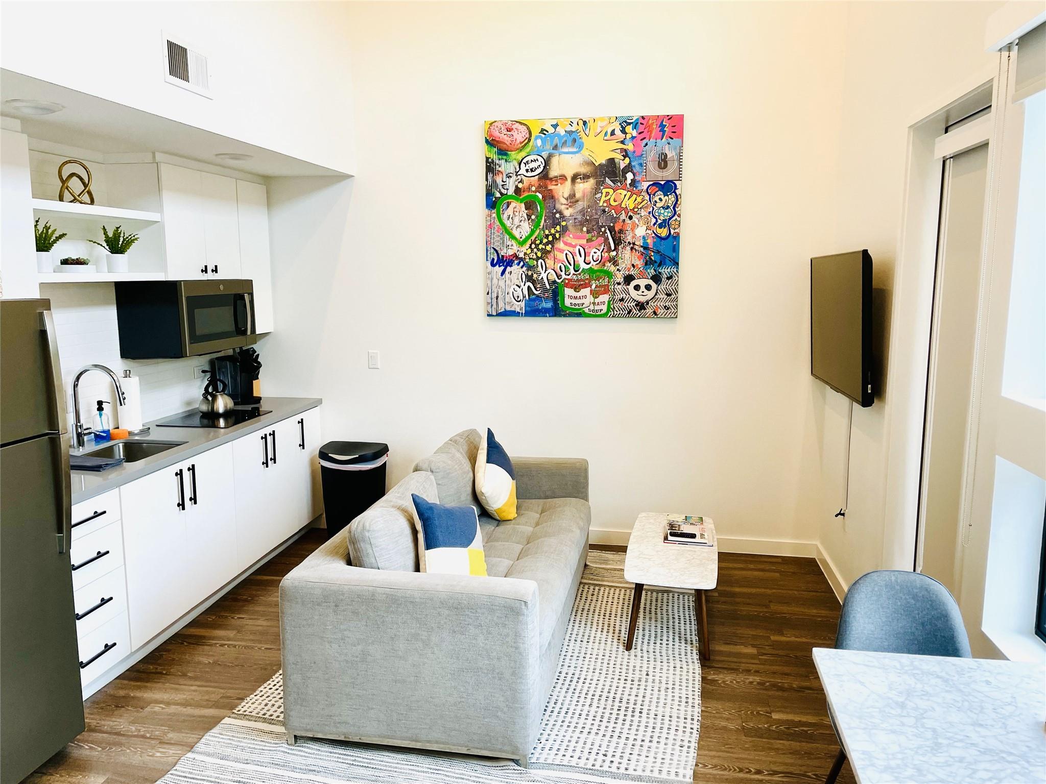 49 Navasota ST # 201