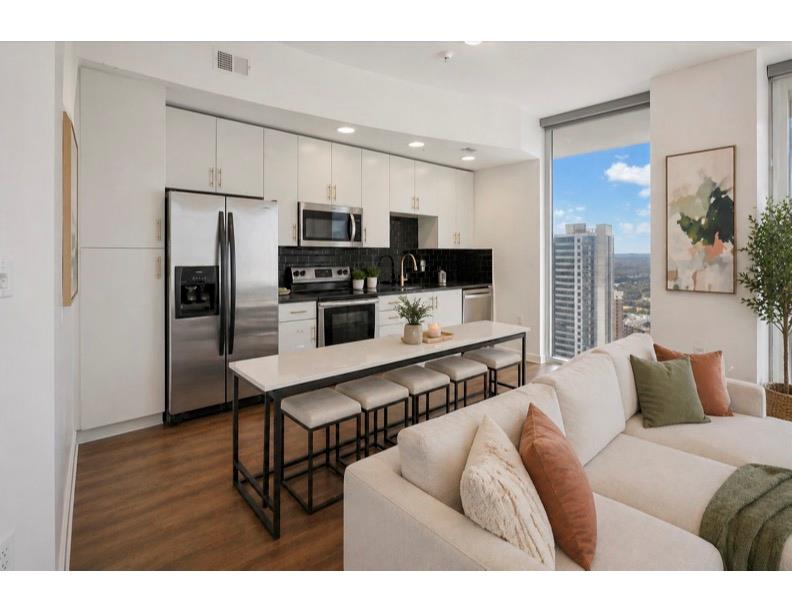 360 Nueces ST # 2704