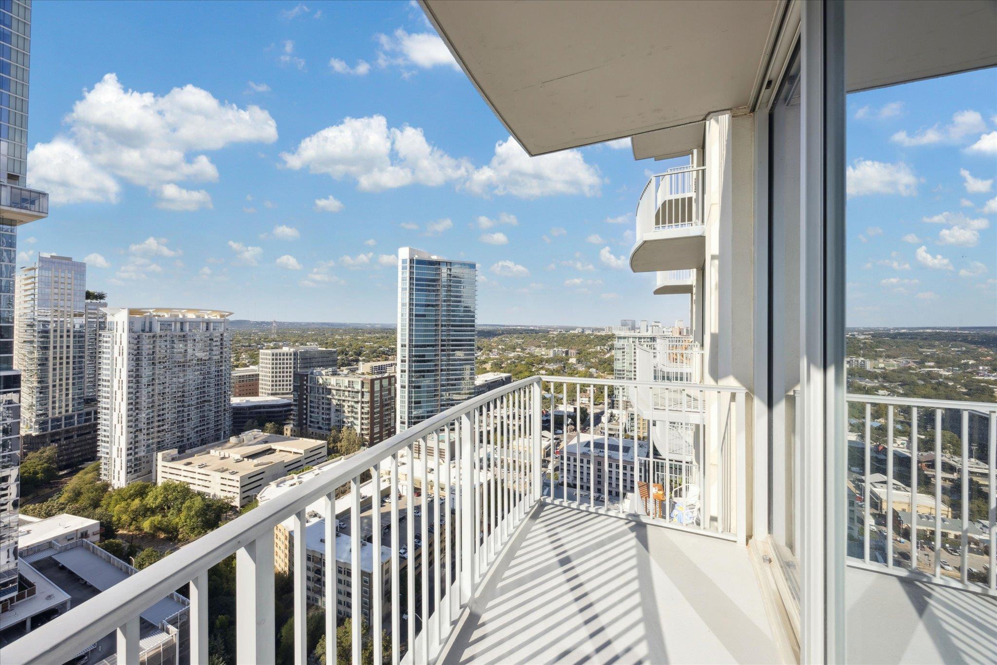360 Nueces ST # 2704