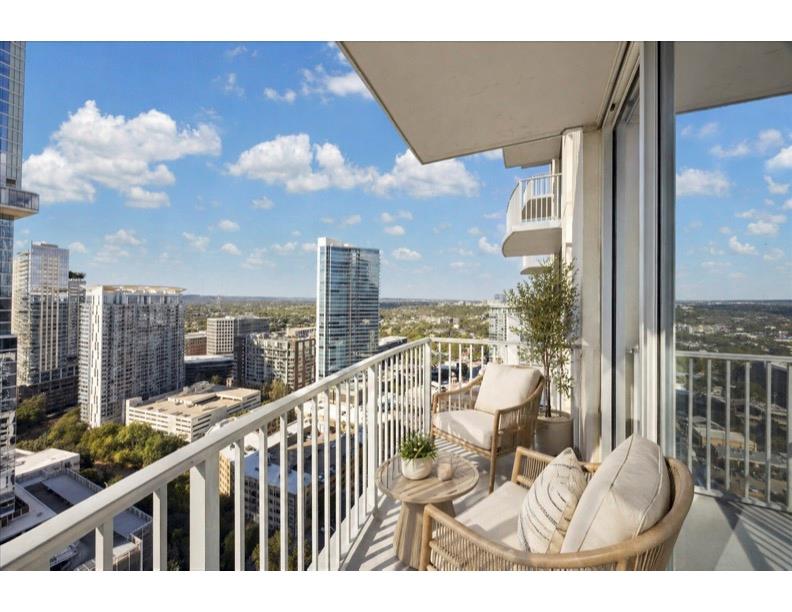 360 Nueces ST # 2704