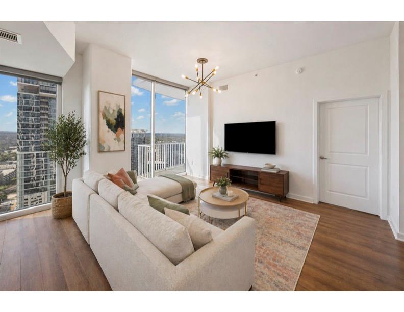 360 Nueces ST # 2704