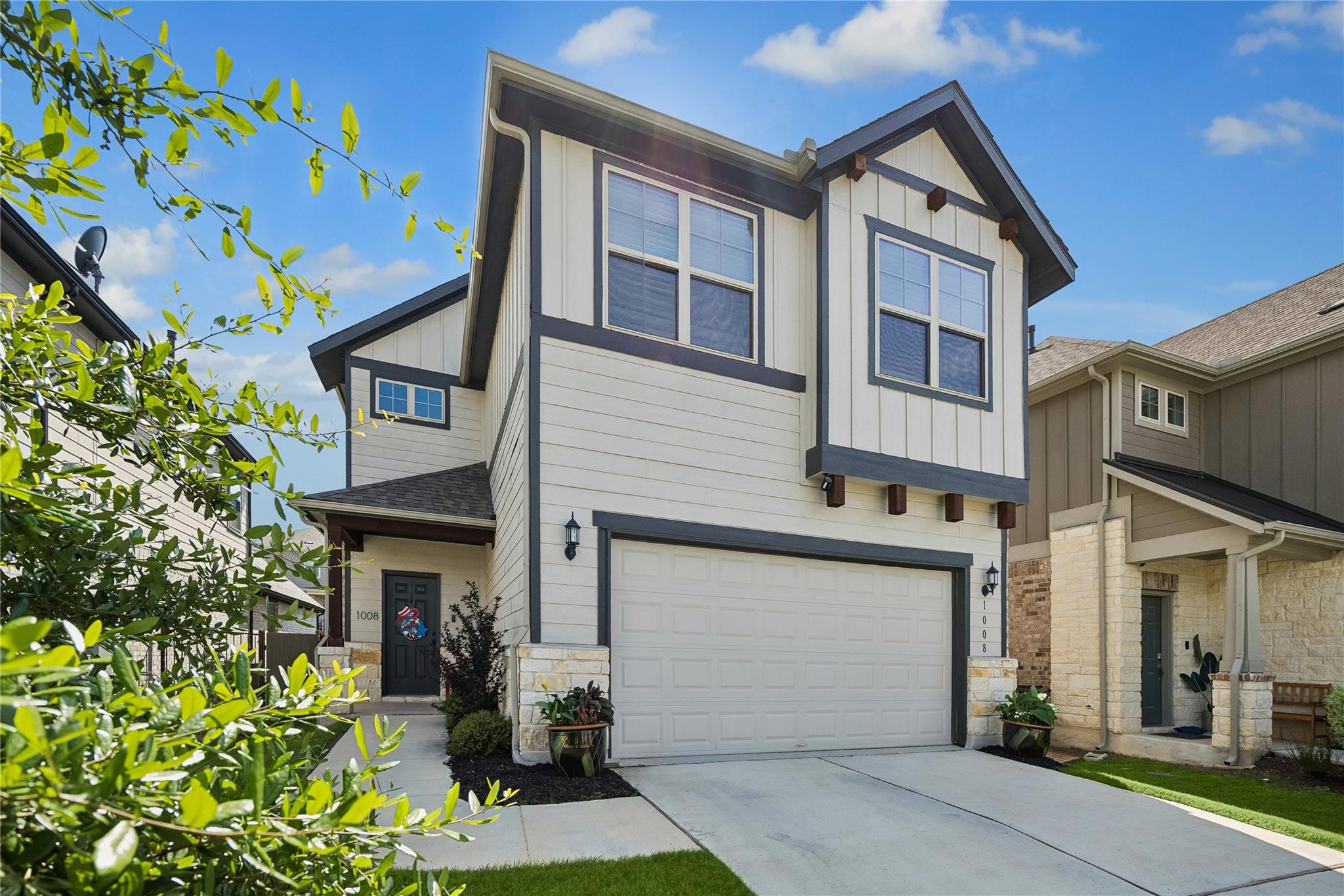 1008 Olinda CT