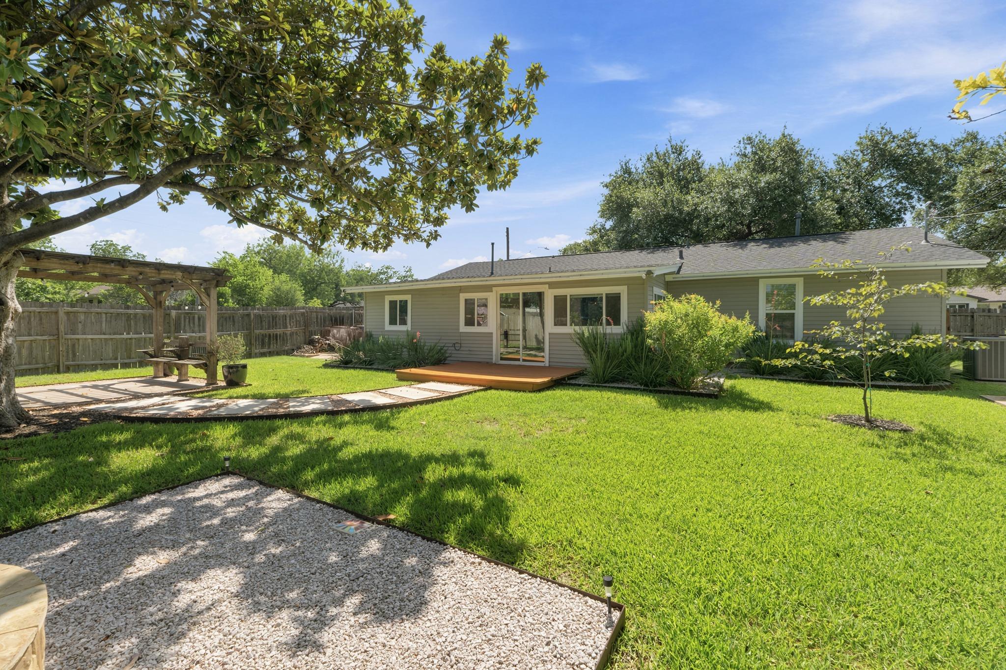6706 Isabelle DR