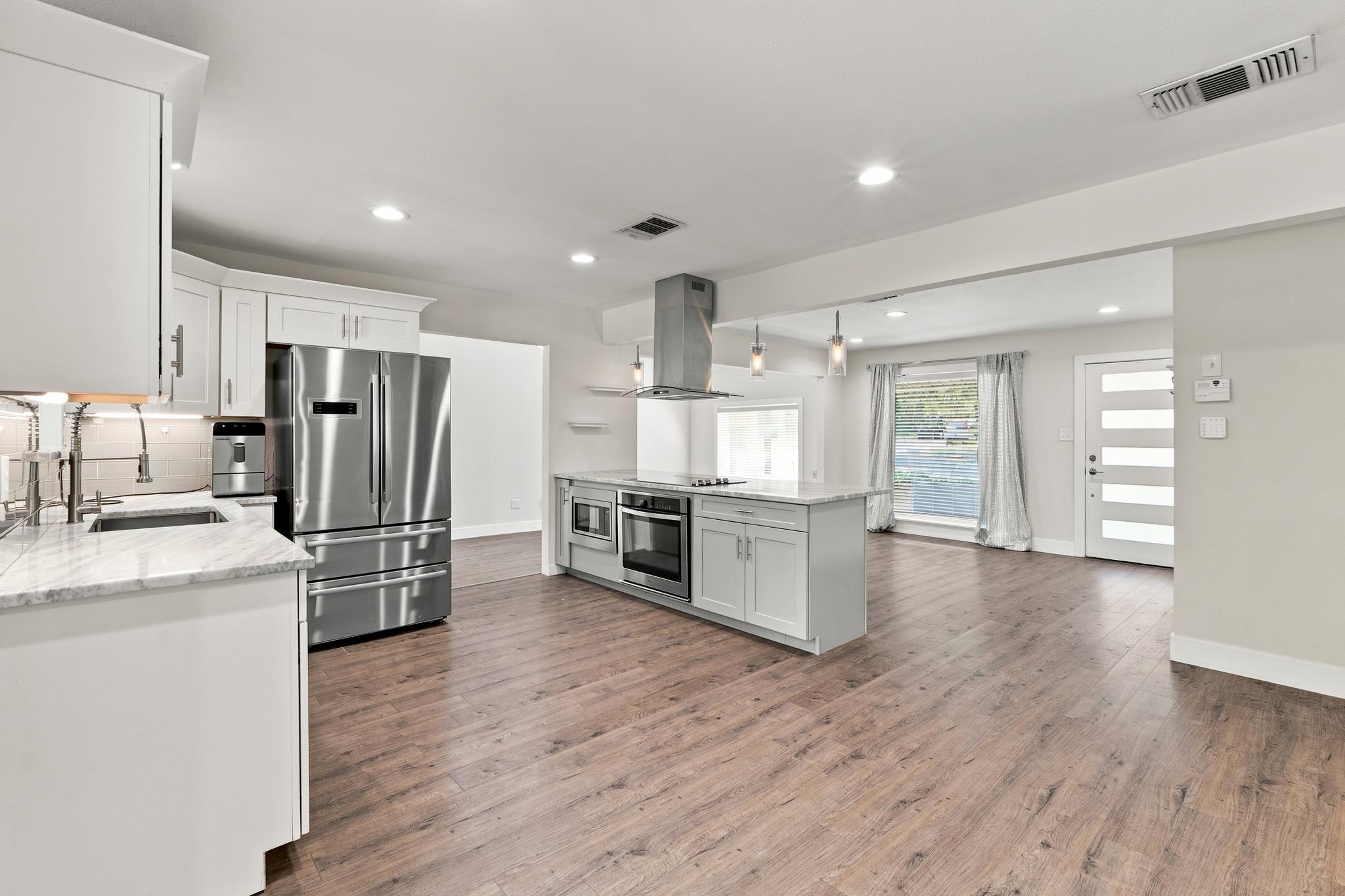 6706 Isabelle DR