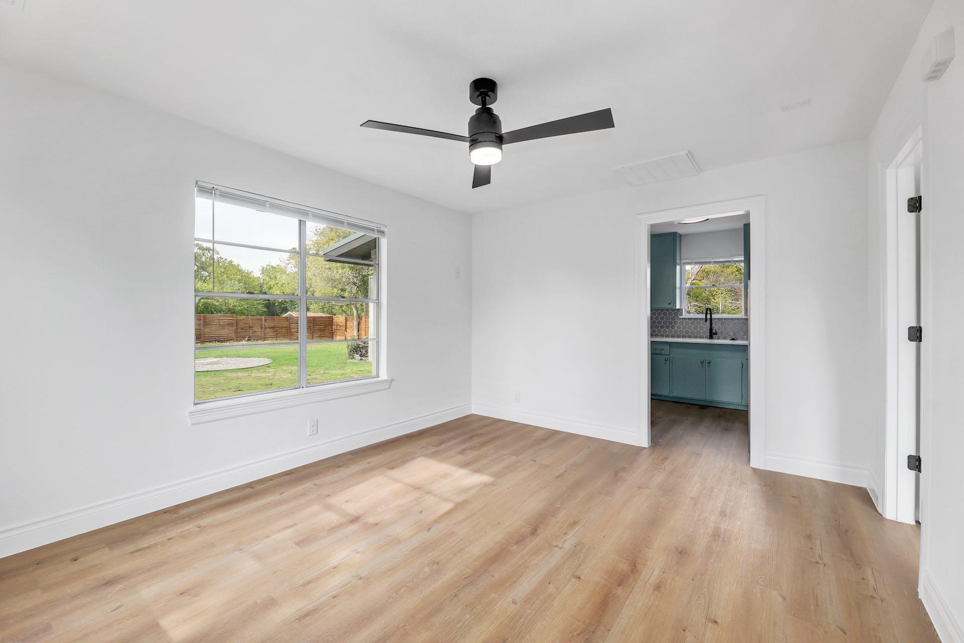 306 W Stassney LN Unit: 1&2