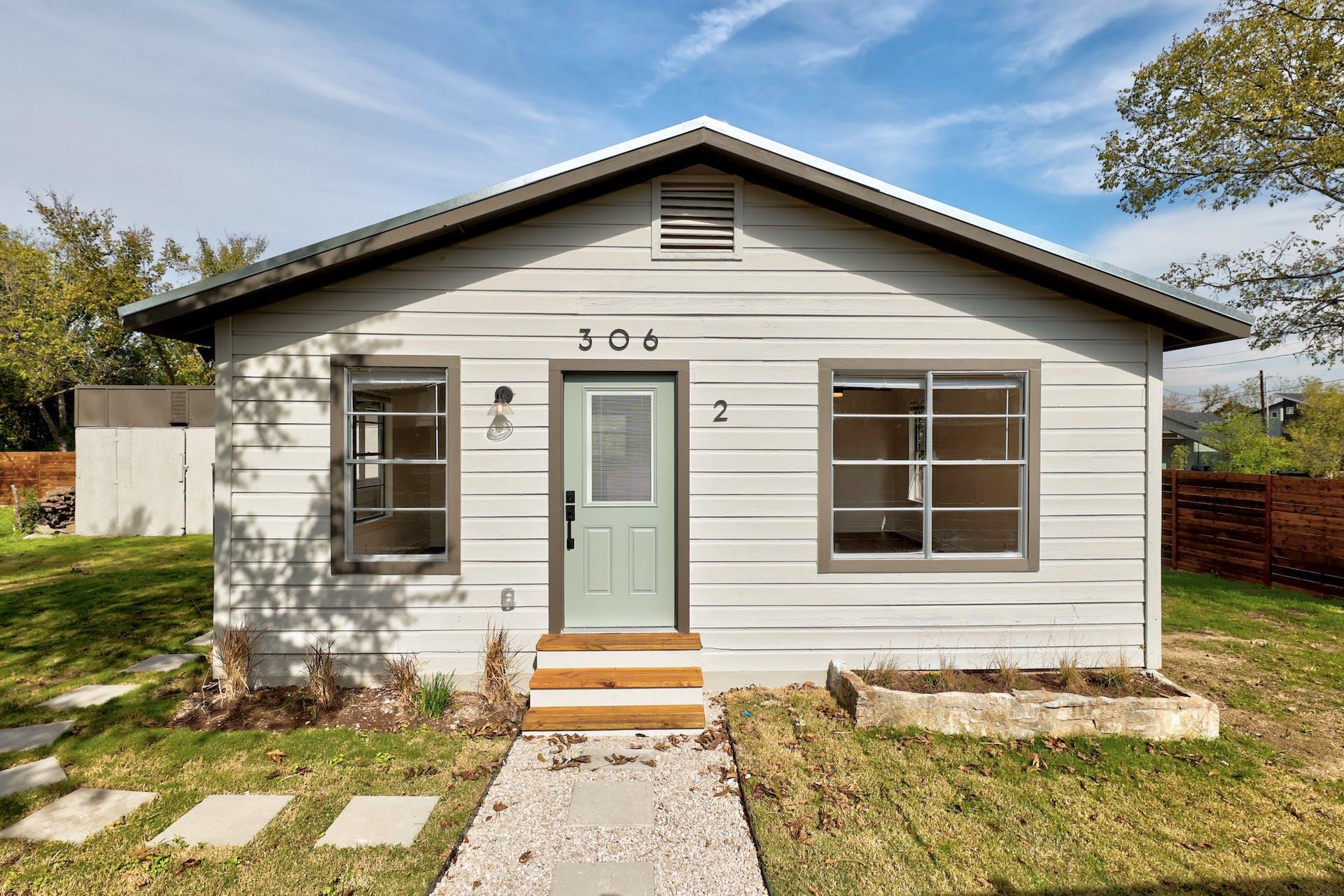 306 W Stassney LN Unit: 1&2
