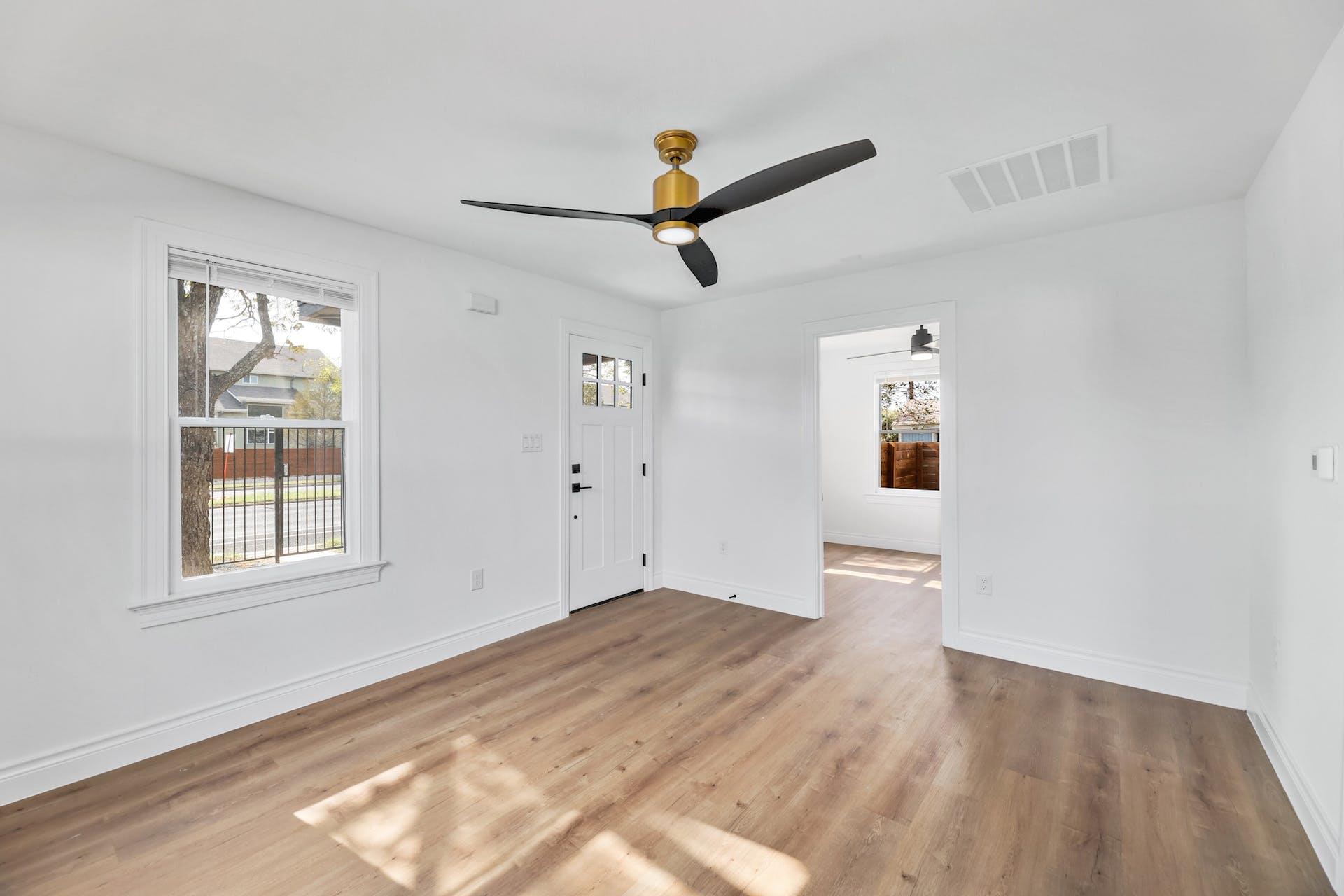 306 W Stassney LN Unit: 1&2