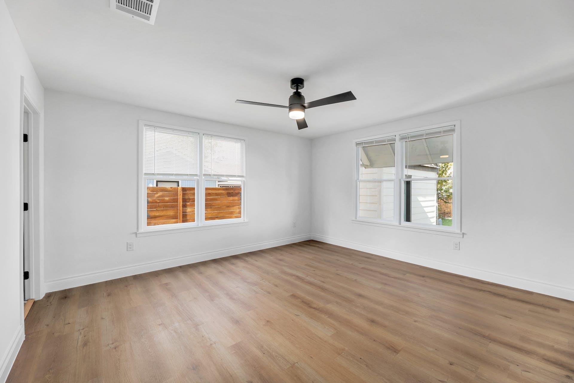 306 W Stassney LN Unit: 1&2