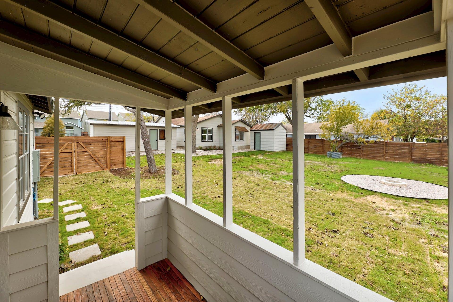 306 W Stassney LN Unit: 1&2