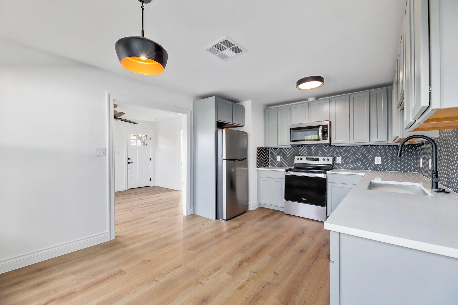 306 W Stassney LN Unit: 1&2