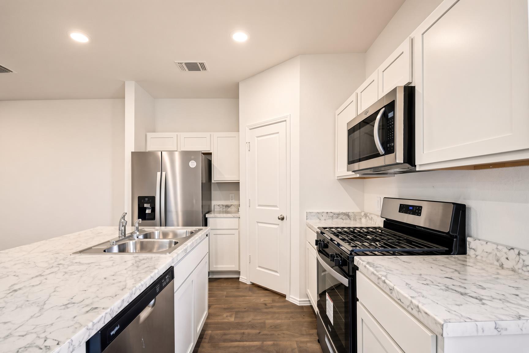 599 Arnold LOOP # B