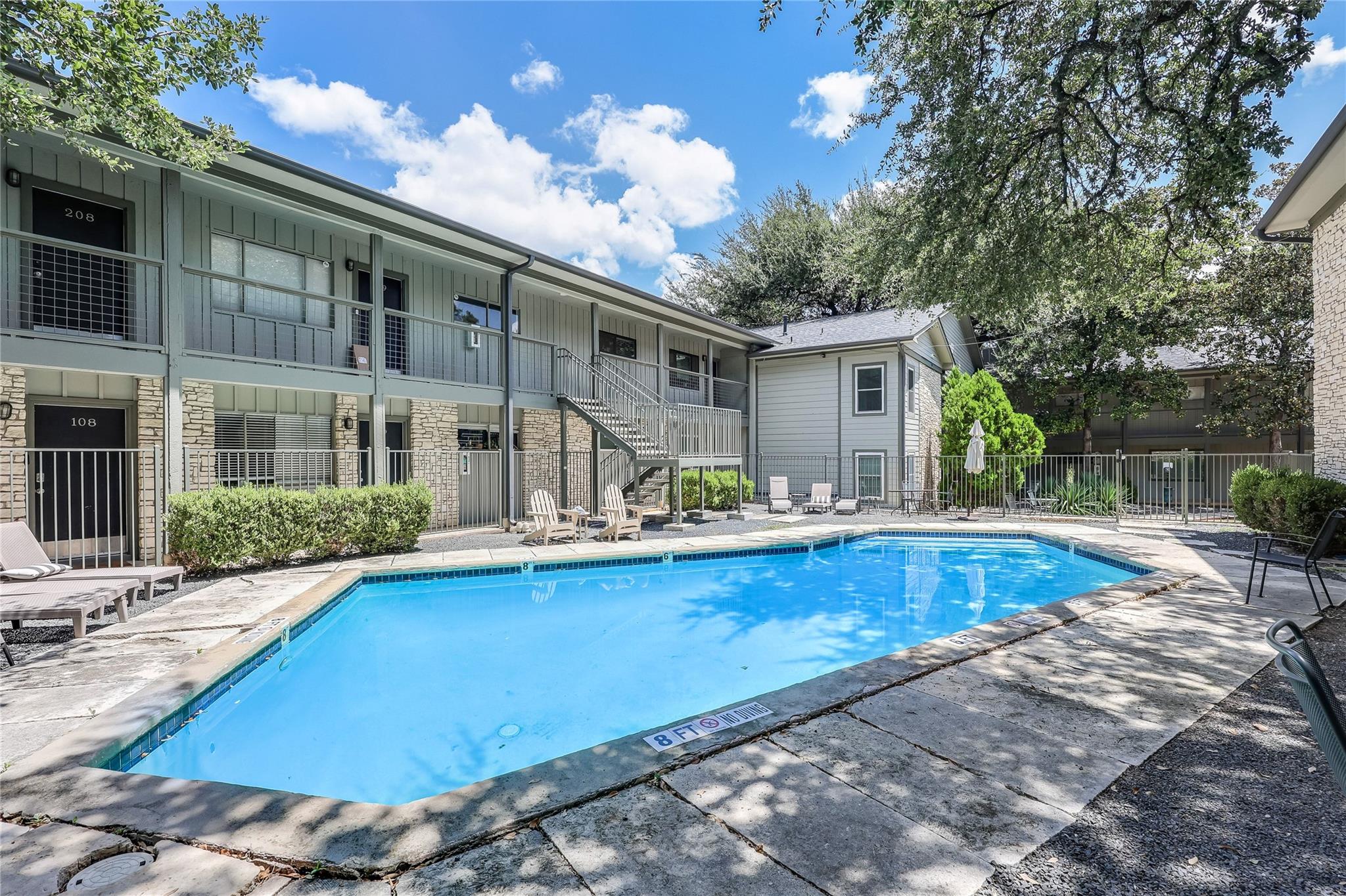 2303 E Side DR # 201