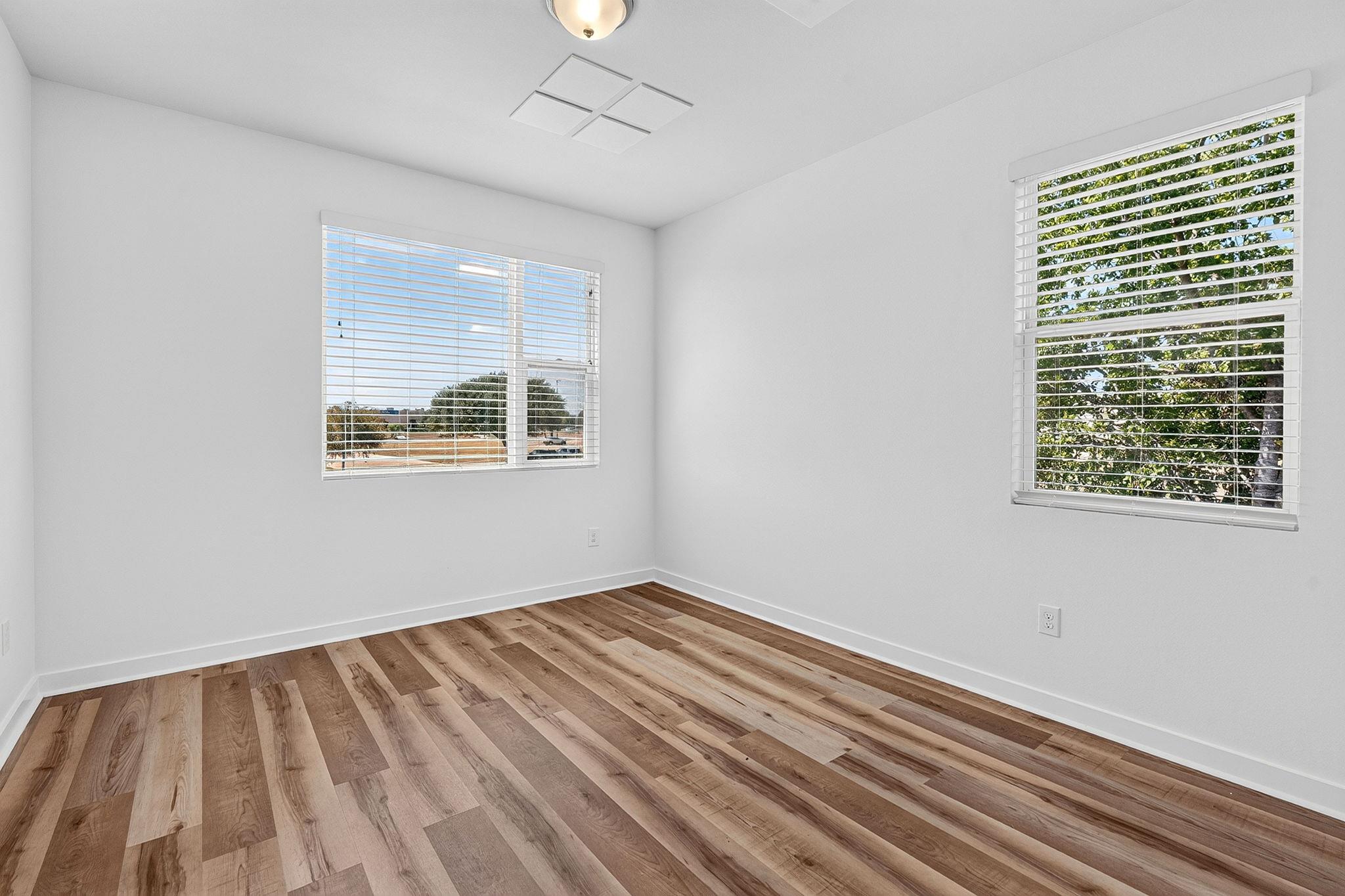 1404 Limelight LN