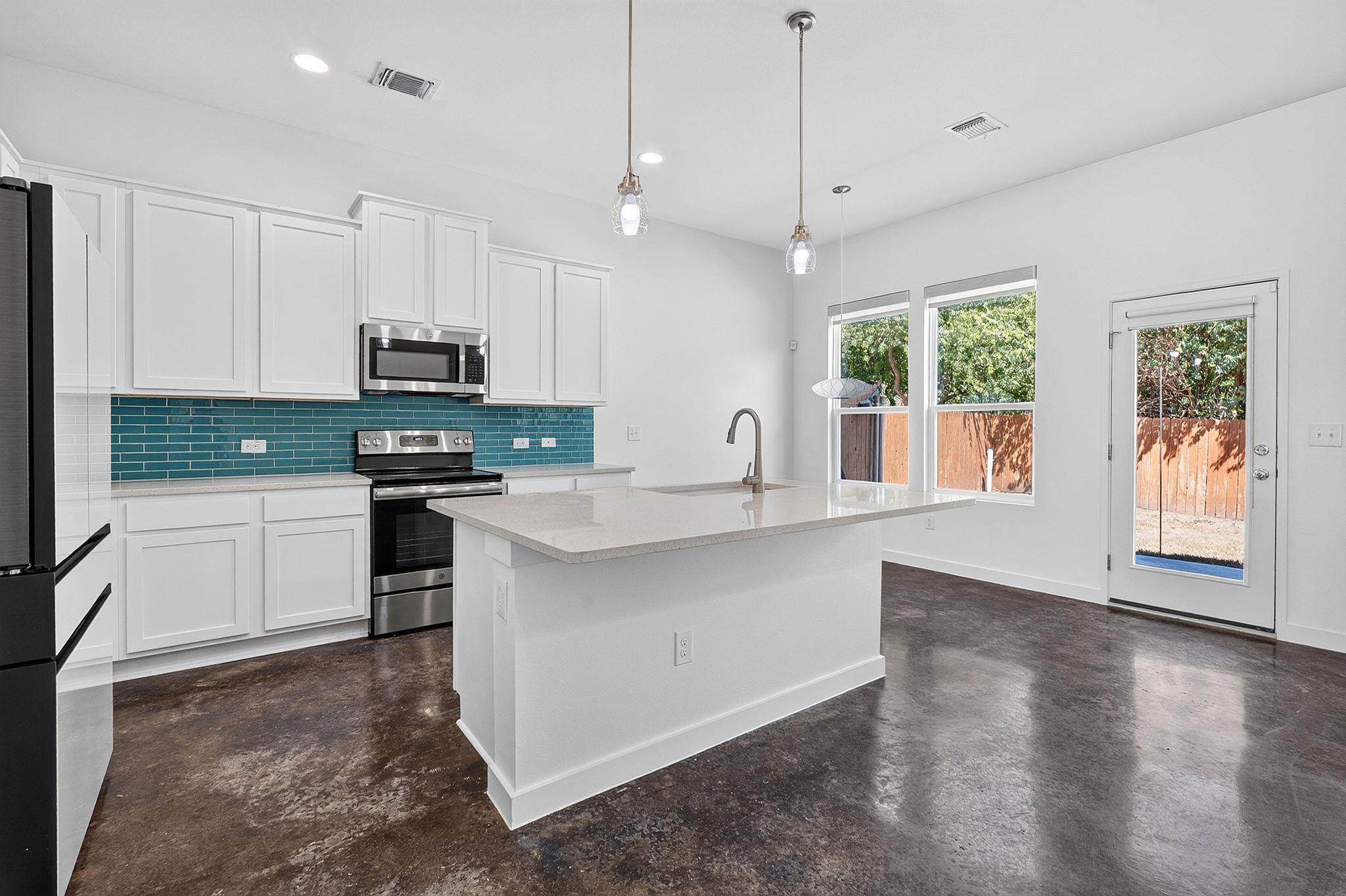 1404 Limelight LN