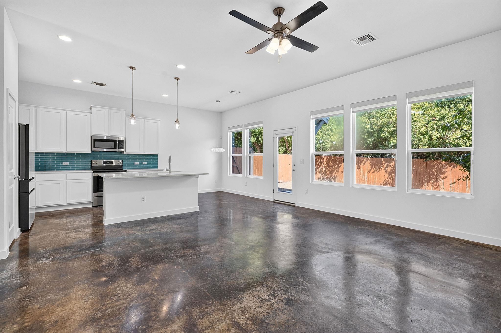 1404 Limelight LN