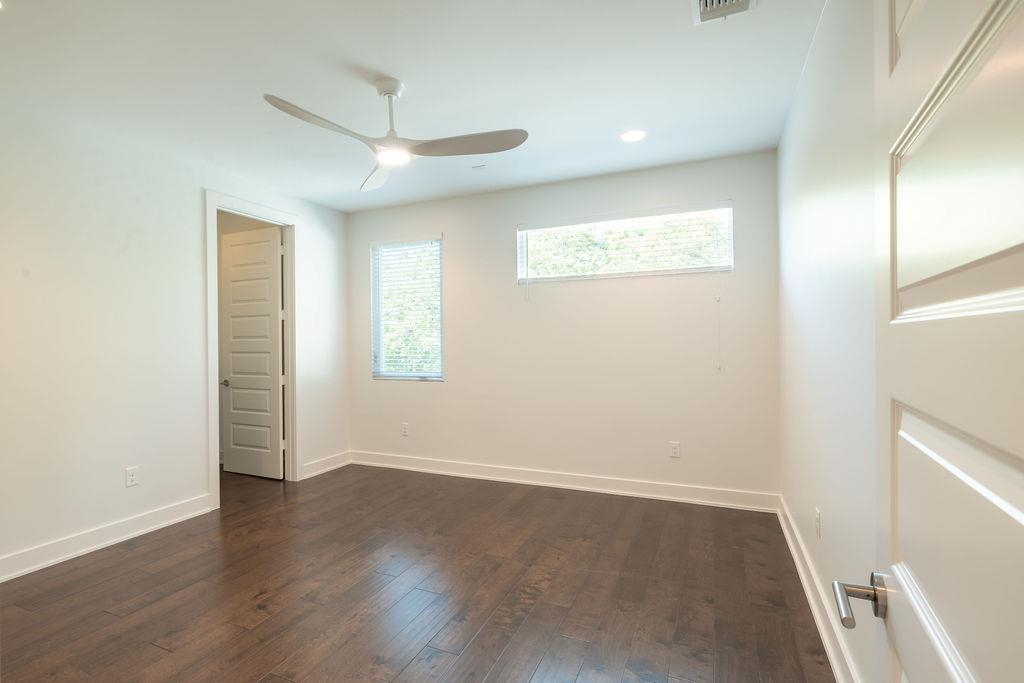 5209 Valley Oak DR