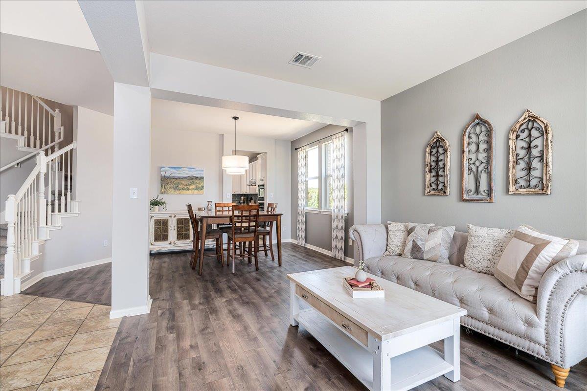 22113 Rose Grass LN