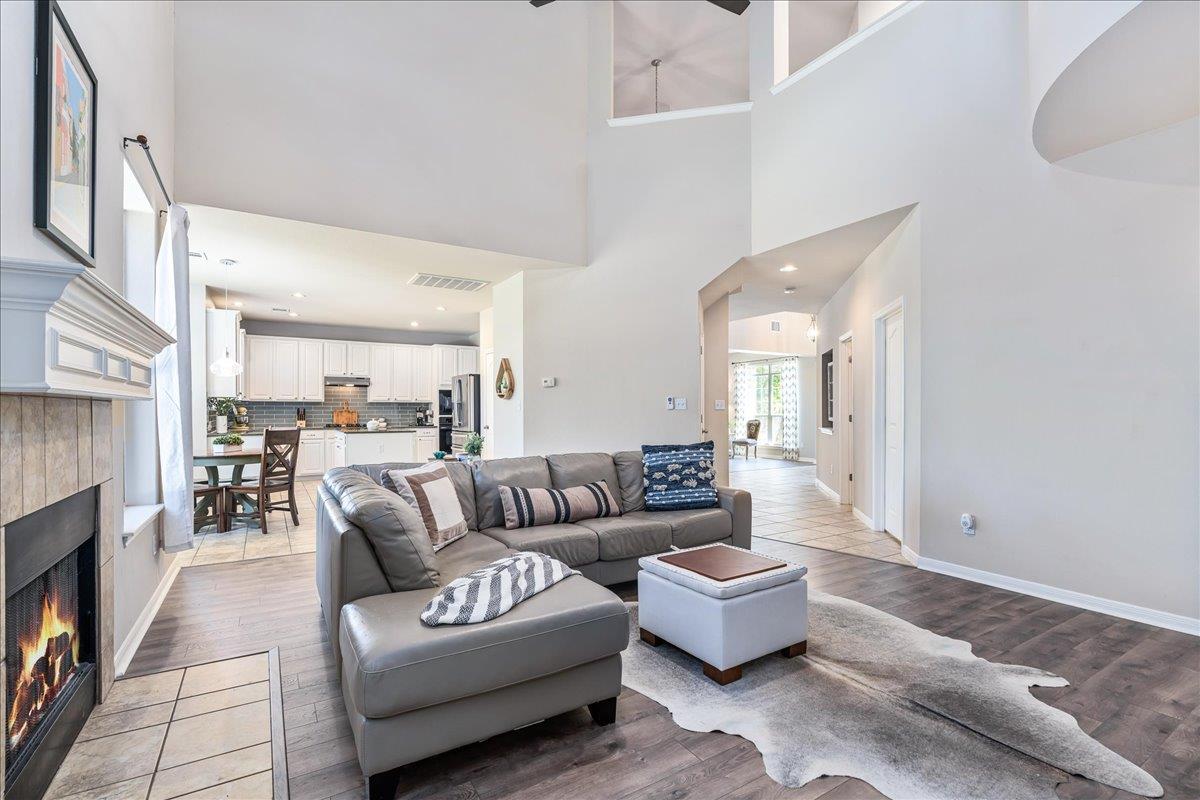 22113 Rose Grass LN